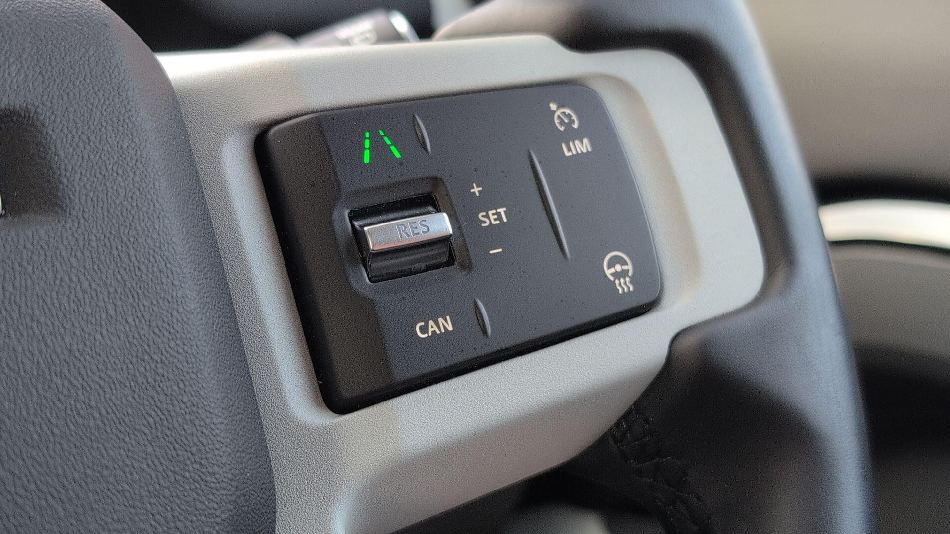 Land Rover Defender view 33