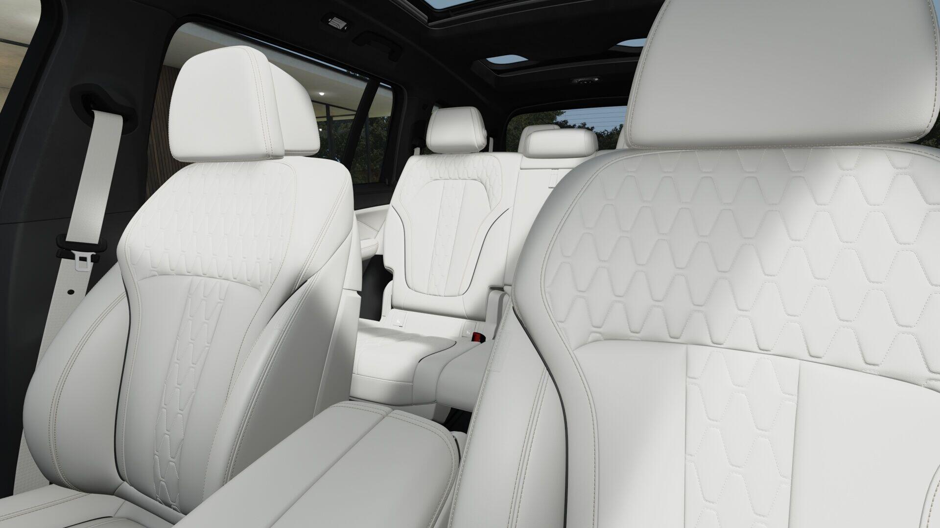 BMW X7 view 11