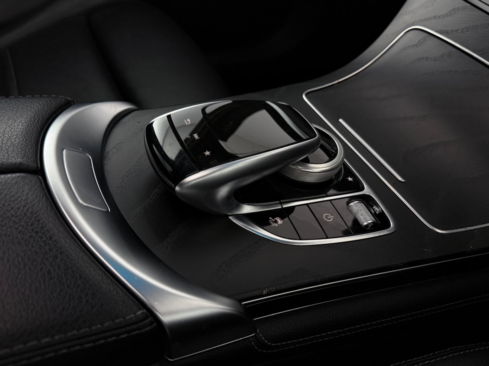 Mercedes-Benz GLC view 24