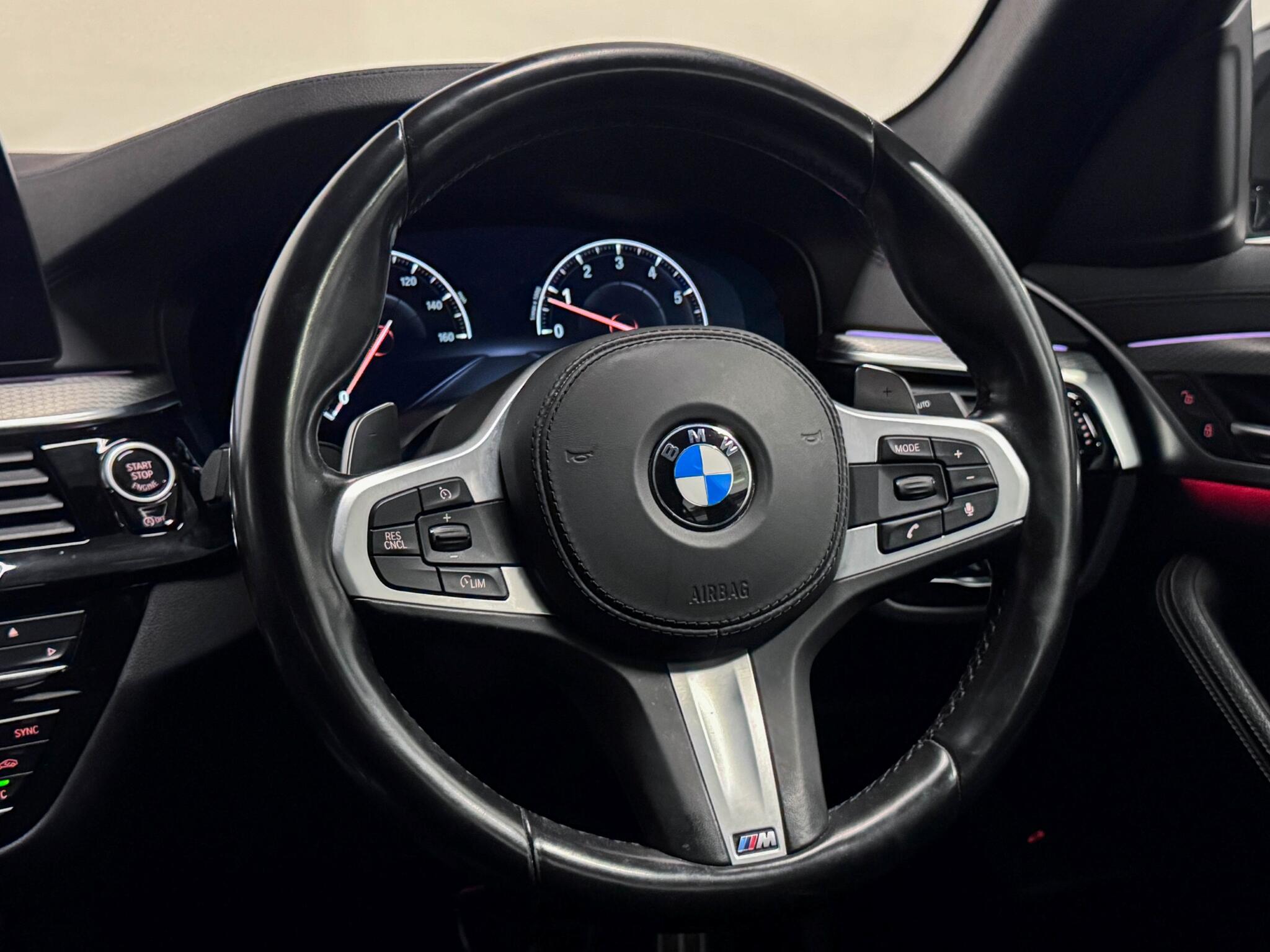 BMW 5 Series view 29