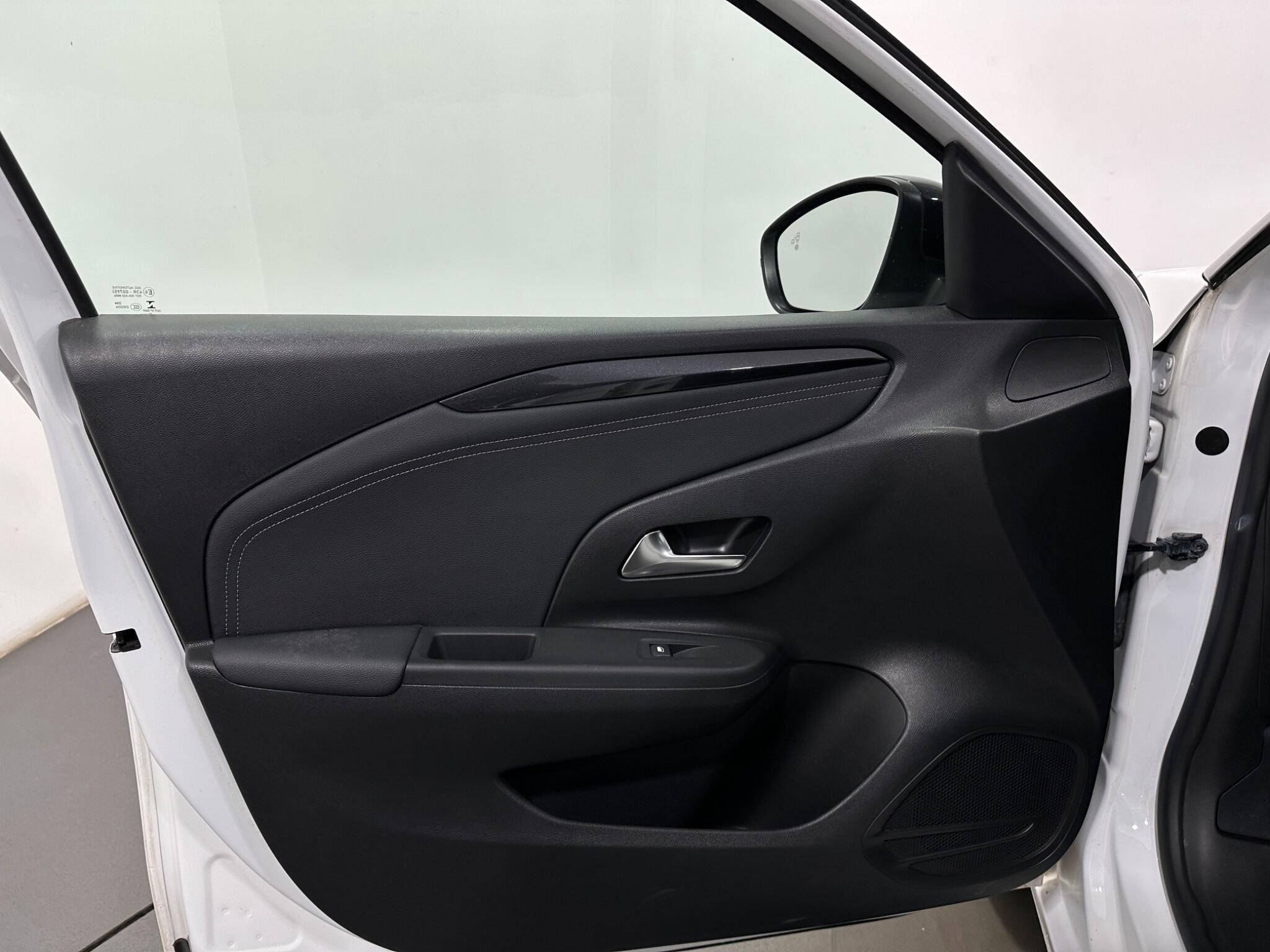 Vauxhall Corsa view 37
