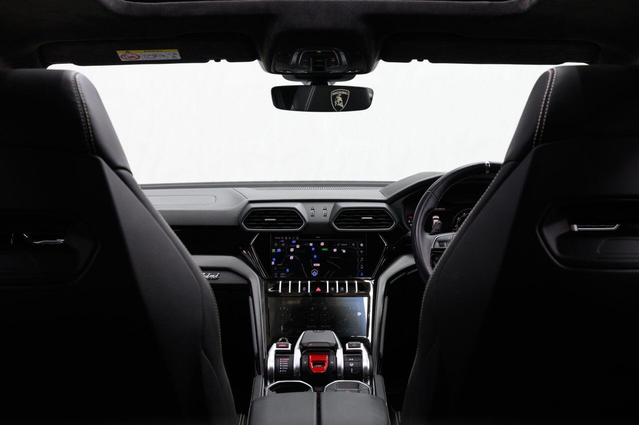 Lamborghini Urus view 63