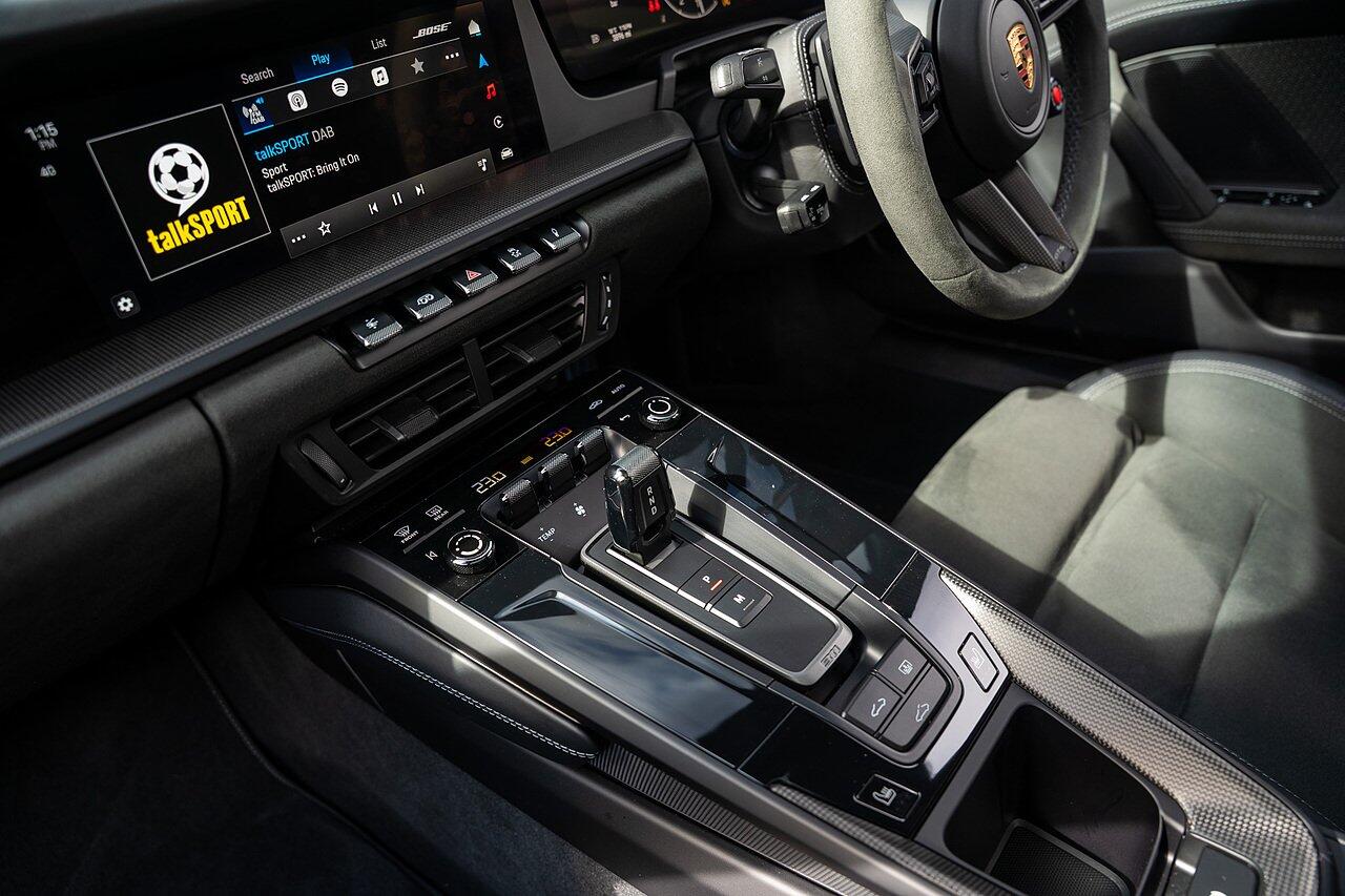 Porsche 911 view 69