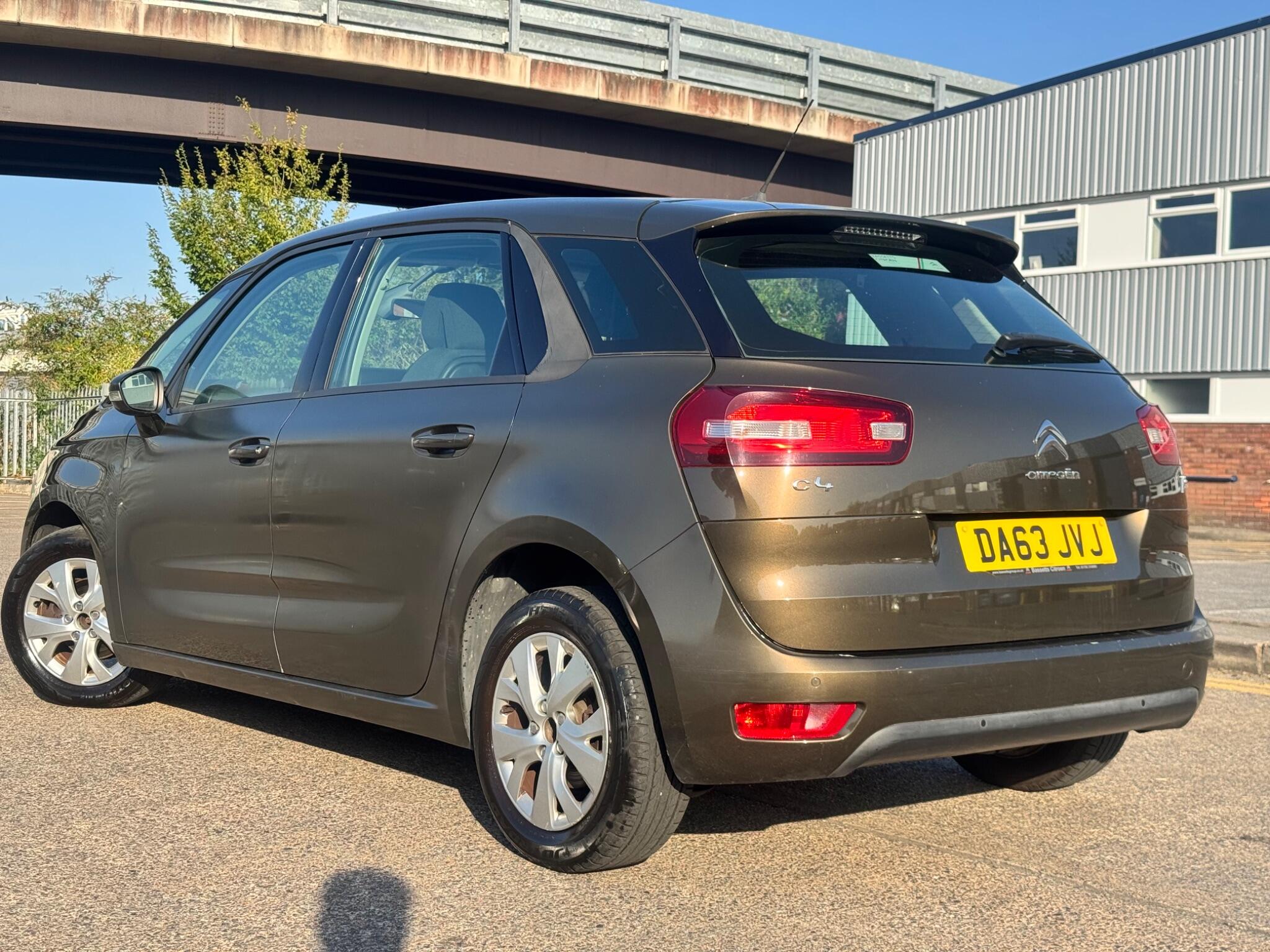 Citroen C4 Picasso view 8