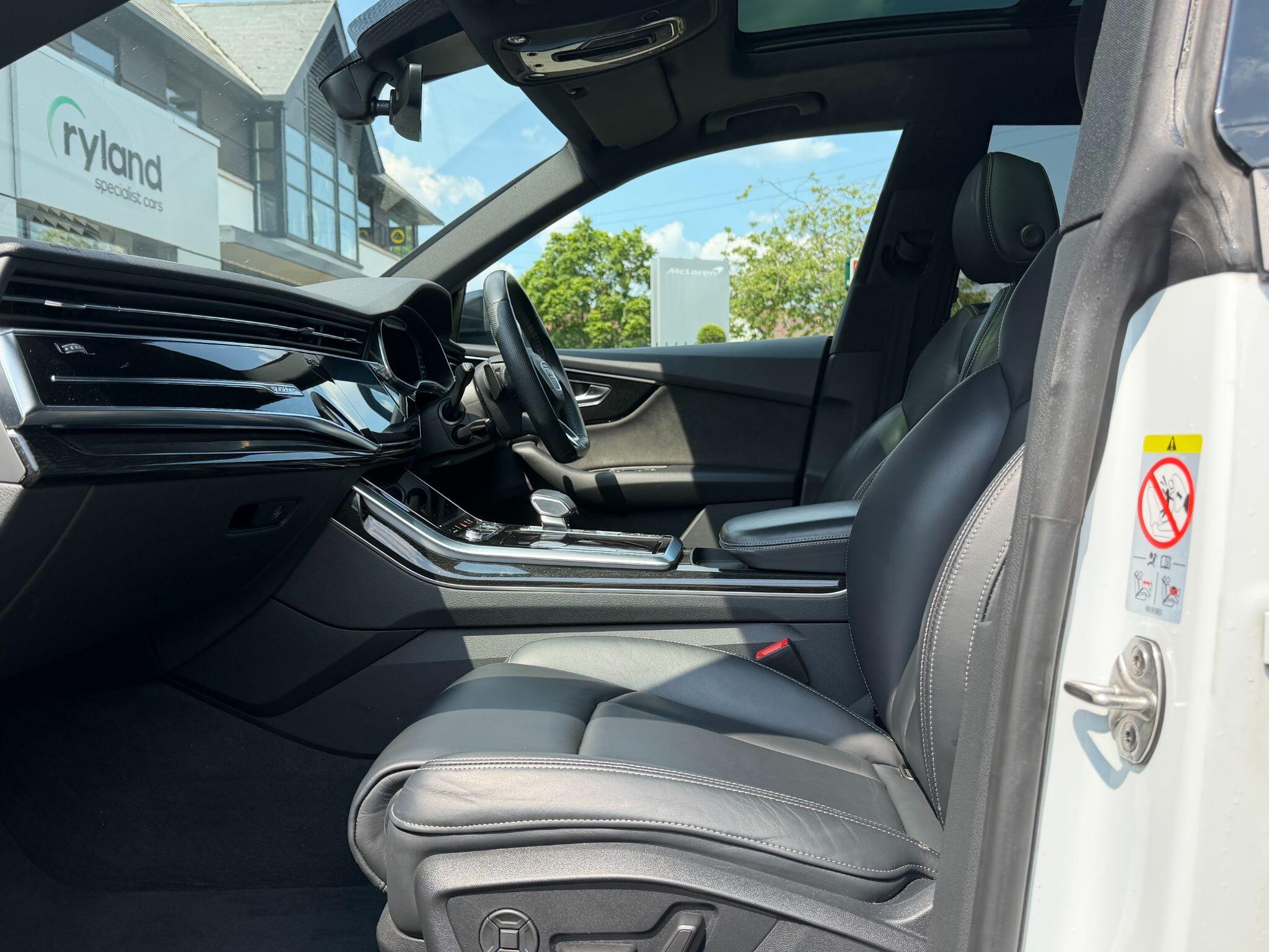 Audi Audi Q8 view 9
