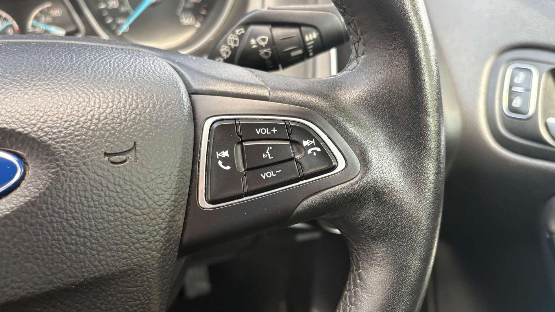 Ford Focus view 18