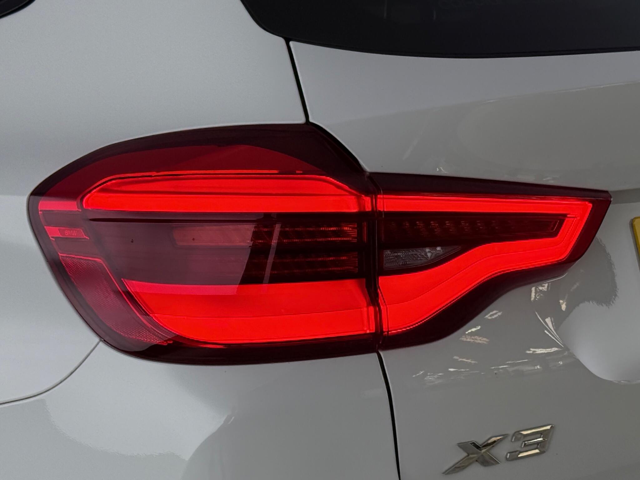 BMW X3 view 12