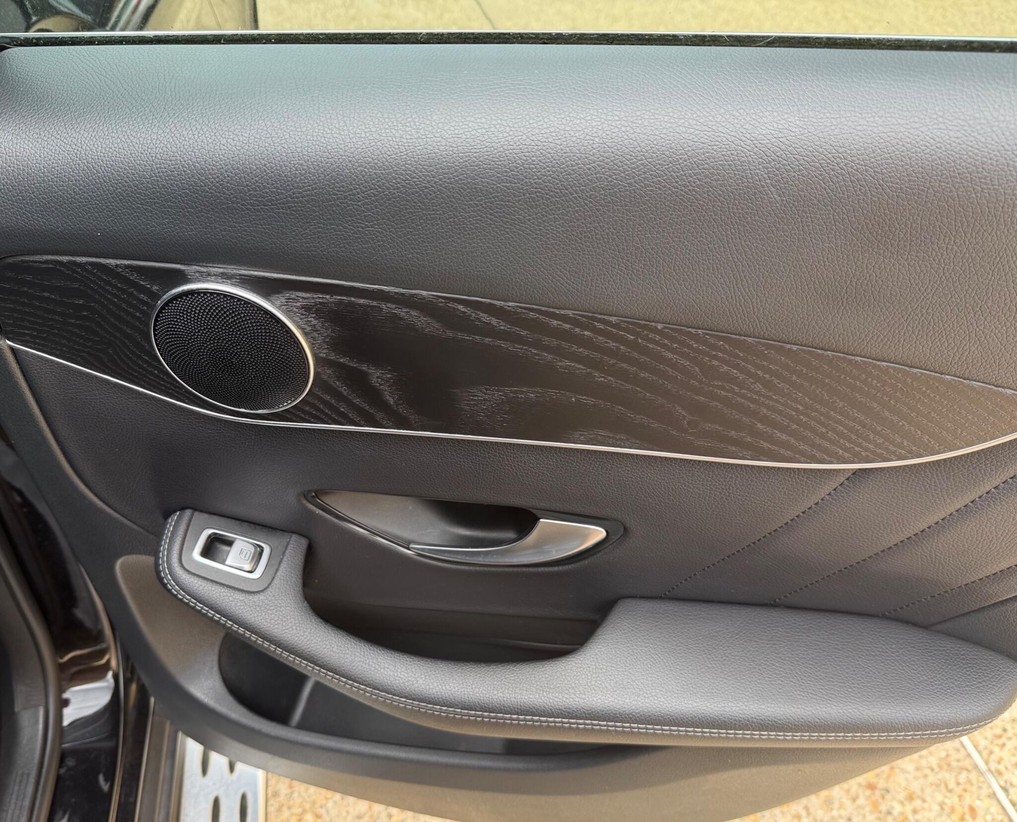 Mercedes-Benz GLC view 23