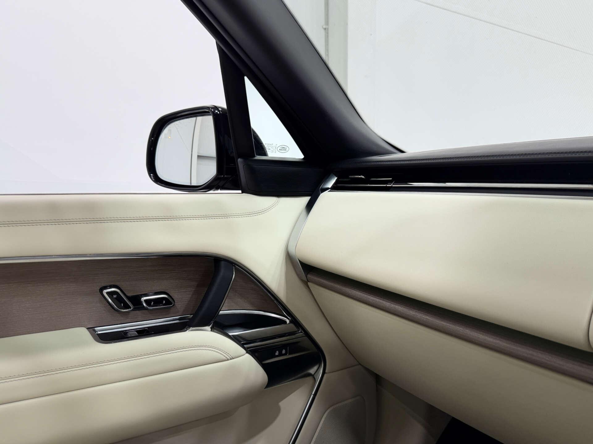 Land Rover Range Rover view 37