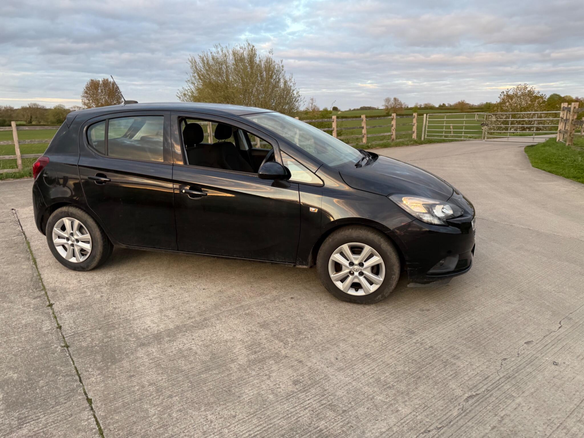 Vauxhall Corsa 1.4i Design Euro 6 (s/s) 5dr — photo 28 of 104