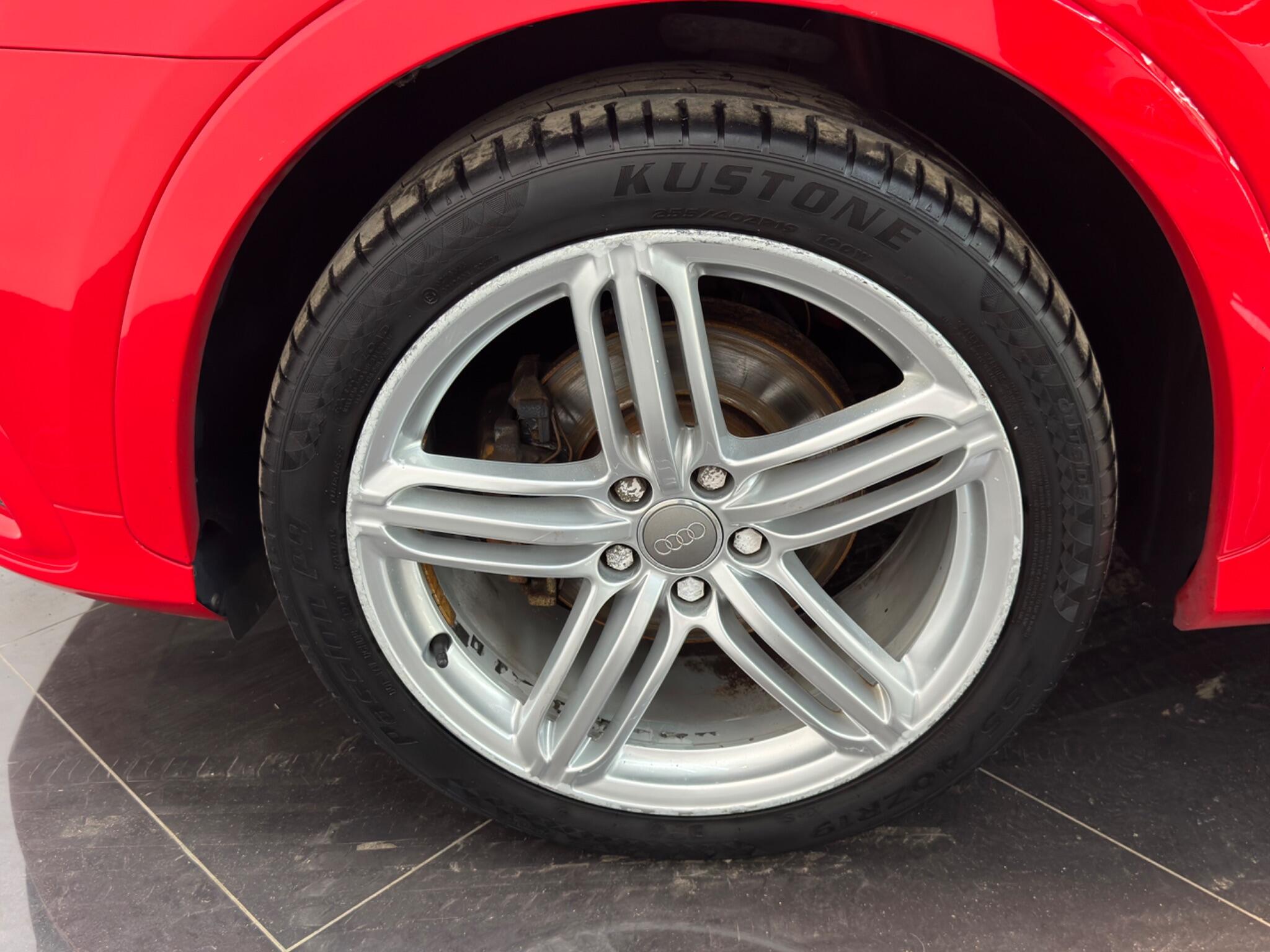 Audi Q3 view 74