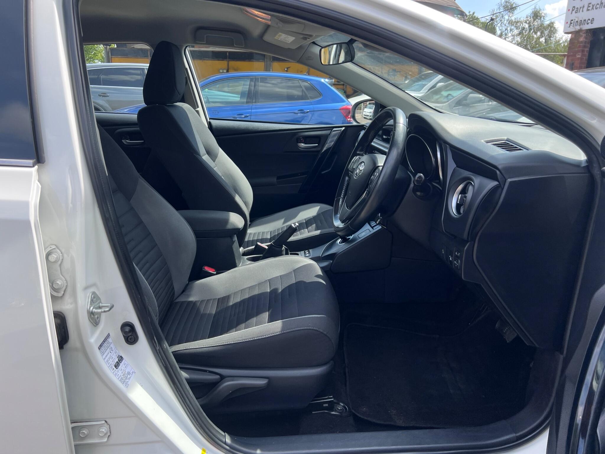 Toyota Auris view 17