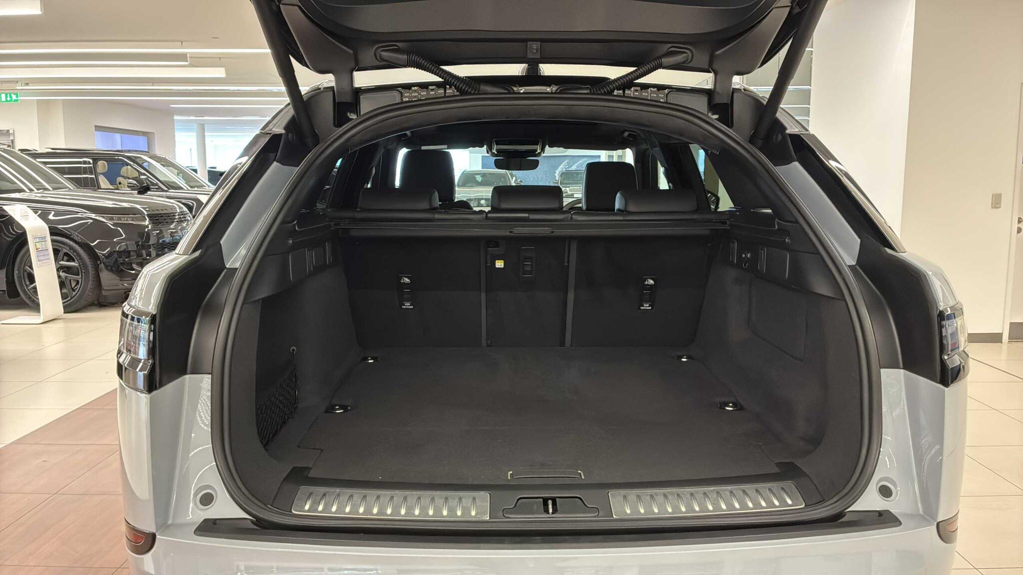 Land Rover Range Rover Velar view 10