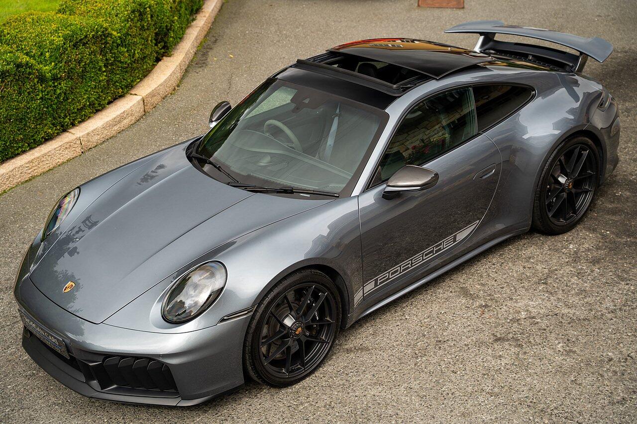 Porsche 911 view 99