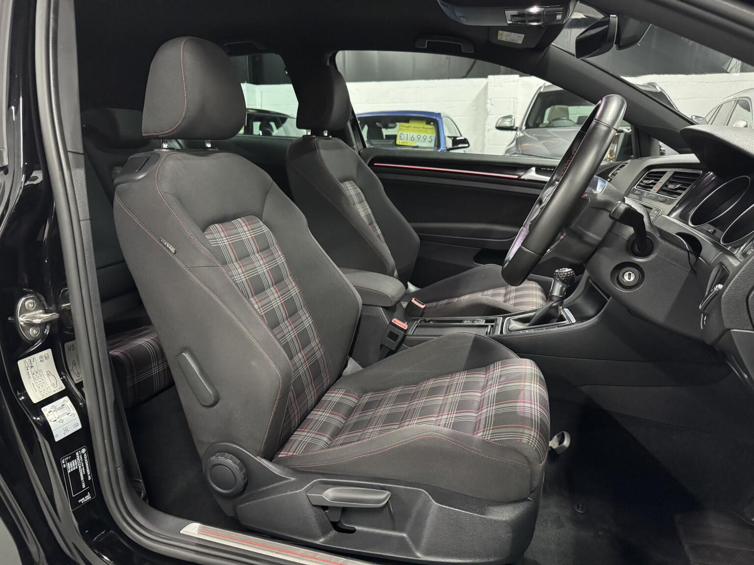 Volkswagen Golf view 14