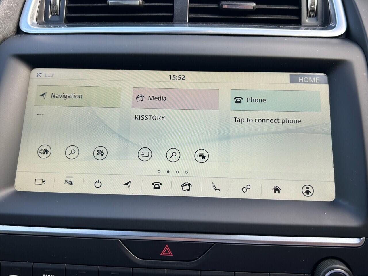 Jaguar E-Pace view 43