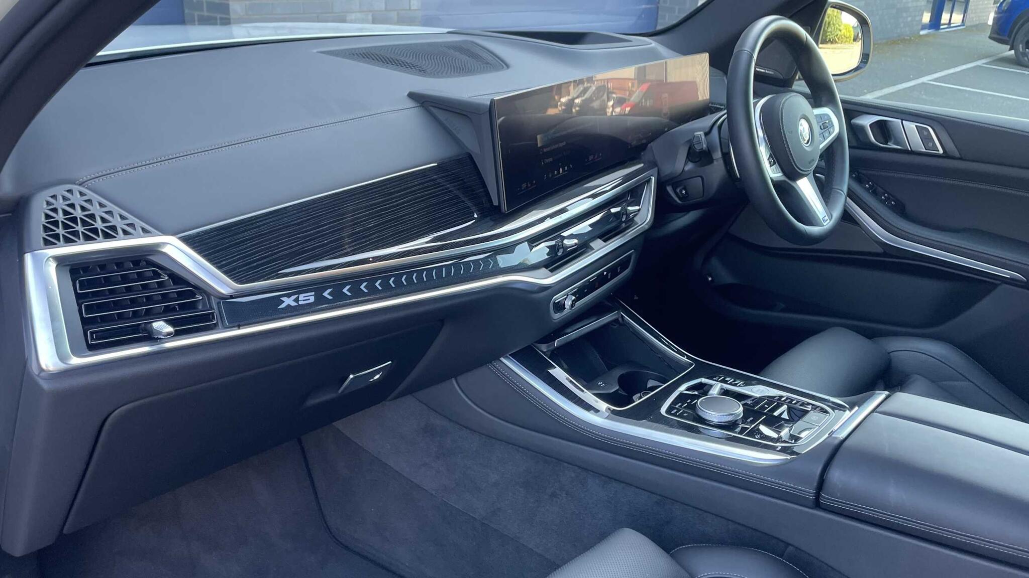 BMW X5 view 9