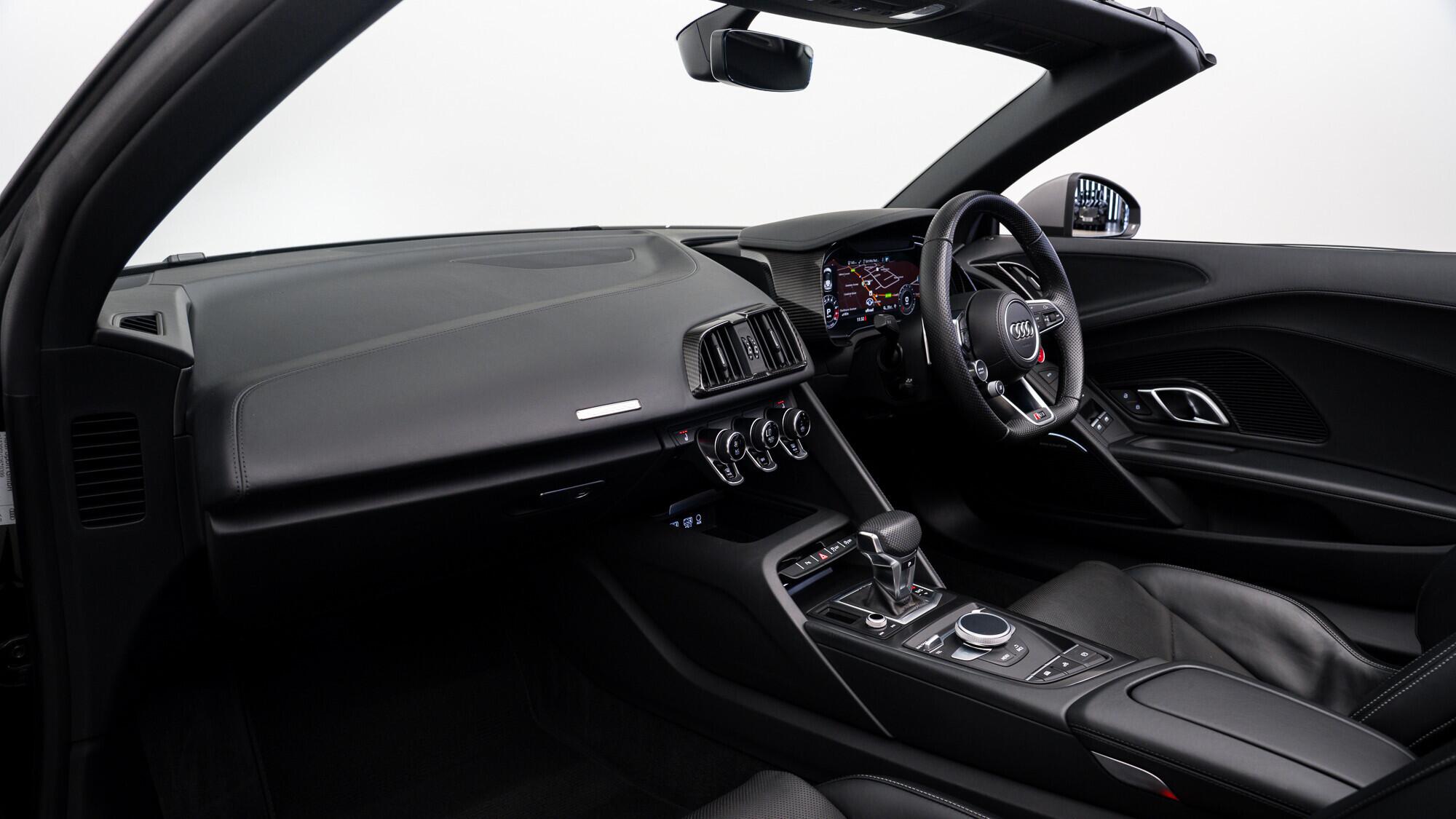Audi R8 view 32