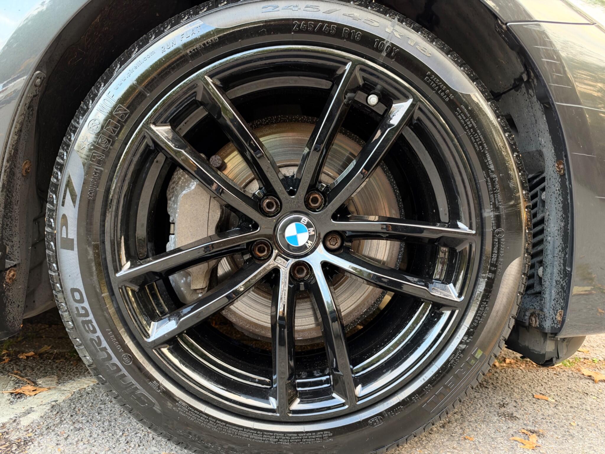 BMW 5 Series view 24