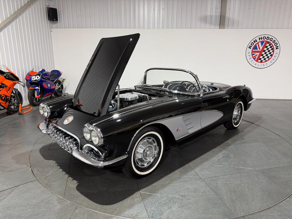 Chevrolet Corvette view 61