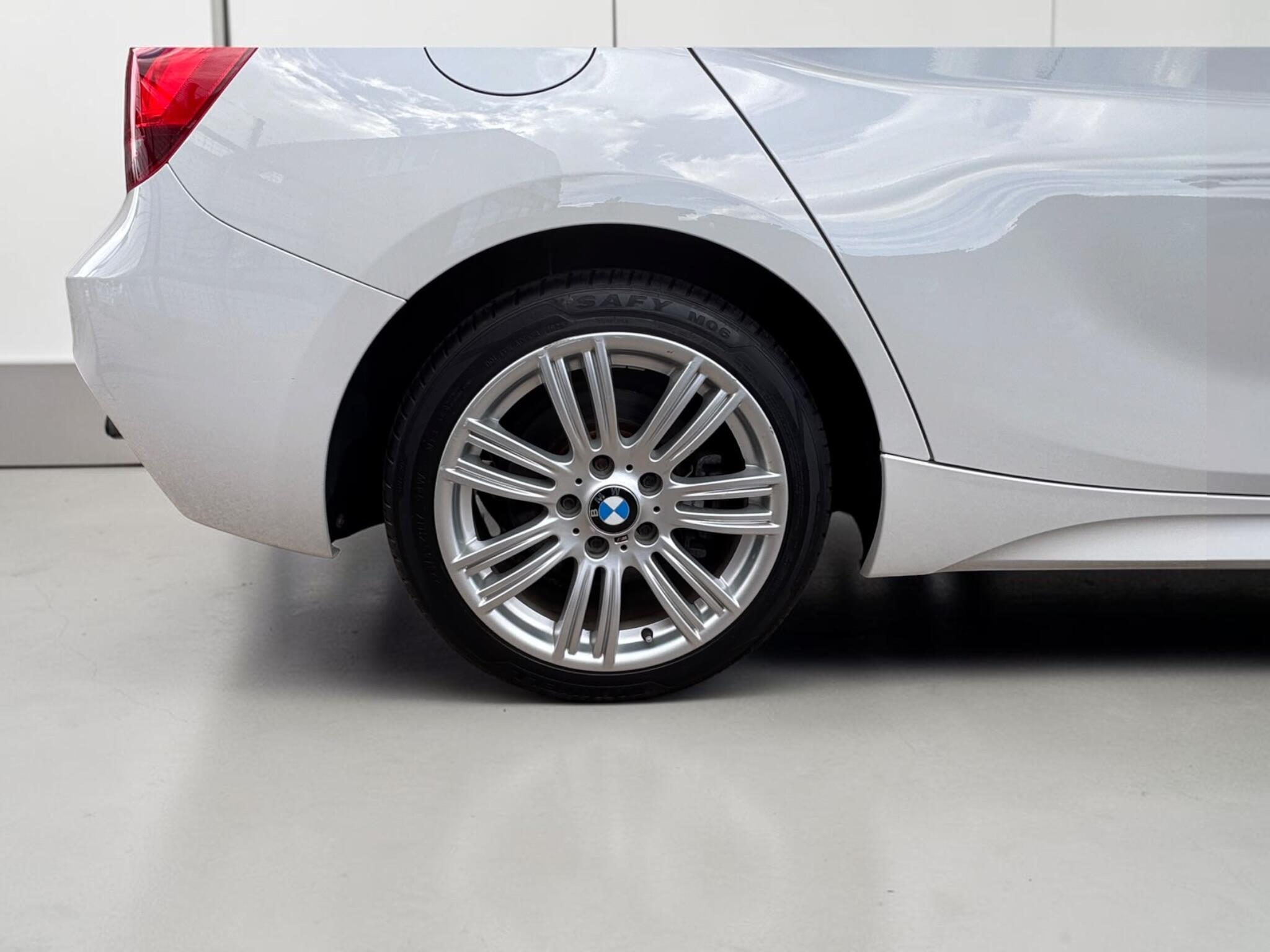 BMW 1 Series view 34