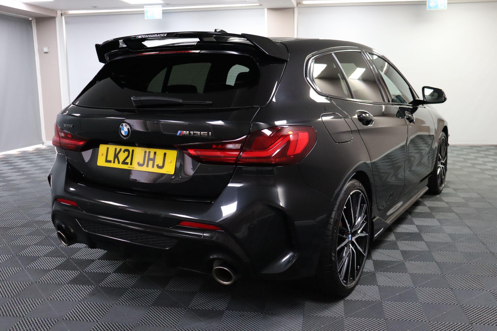BMW 1 Series view 11