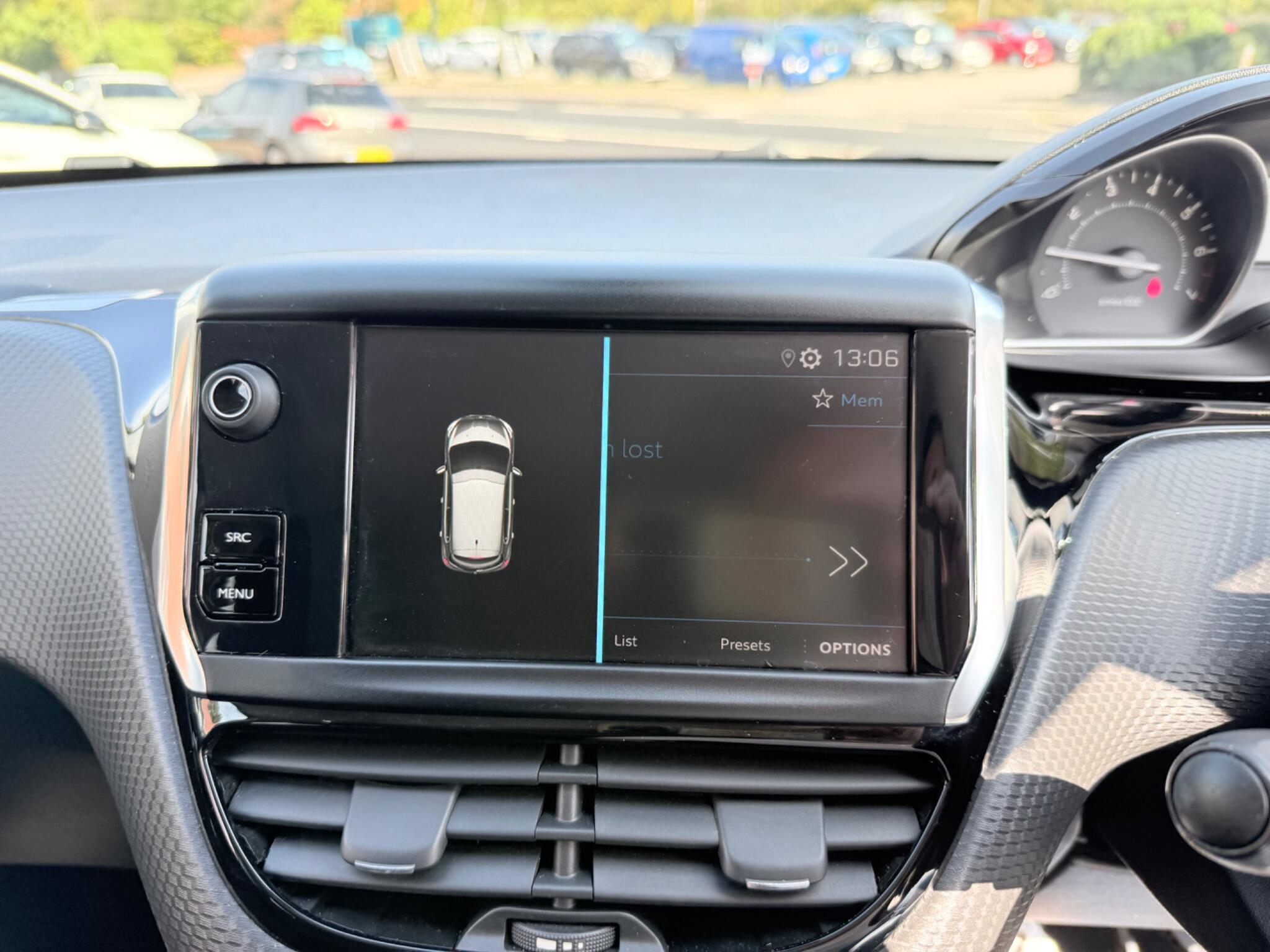 Peugeot 208 view 28