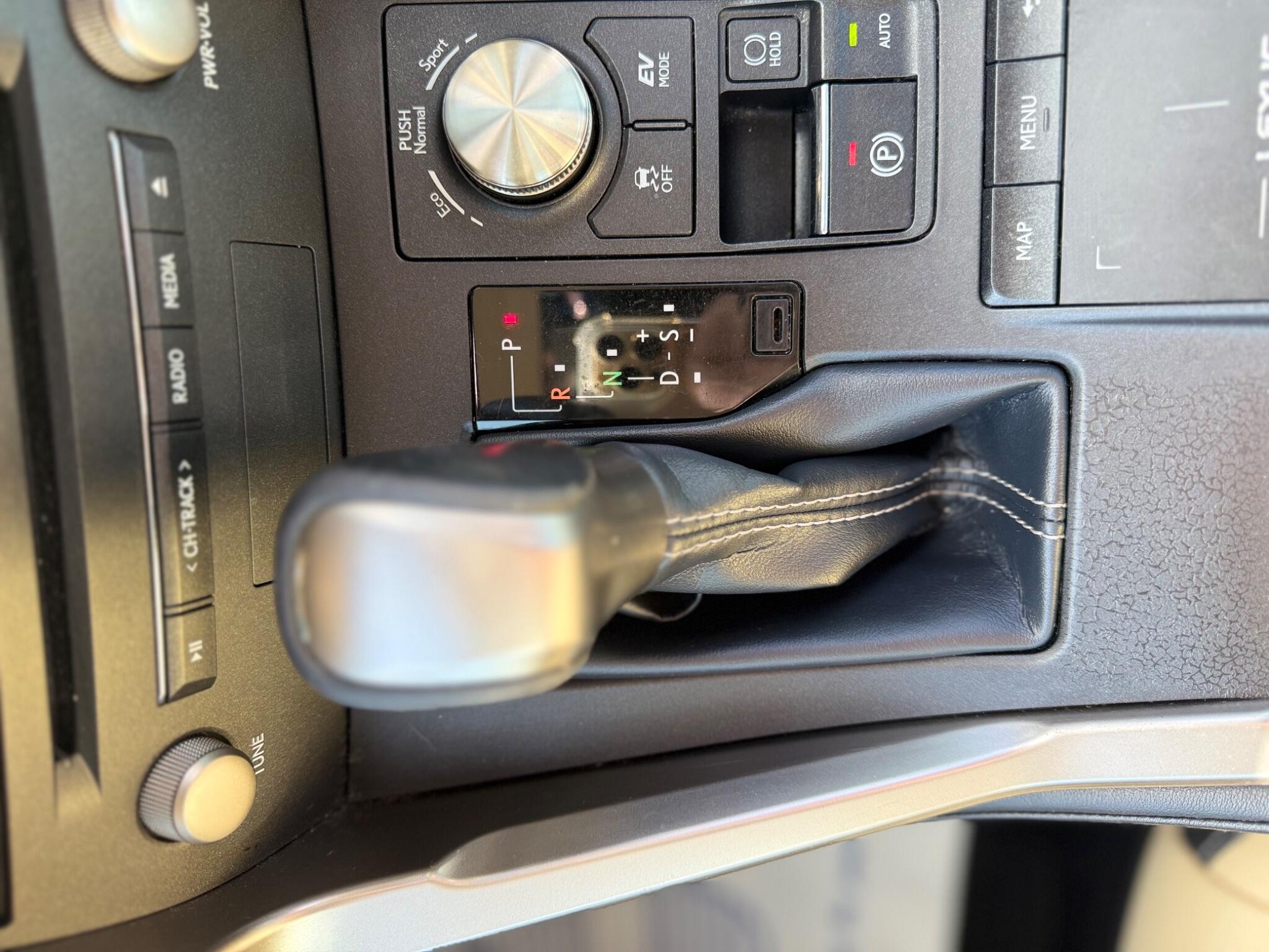 Lexus NX view 24