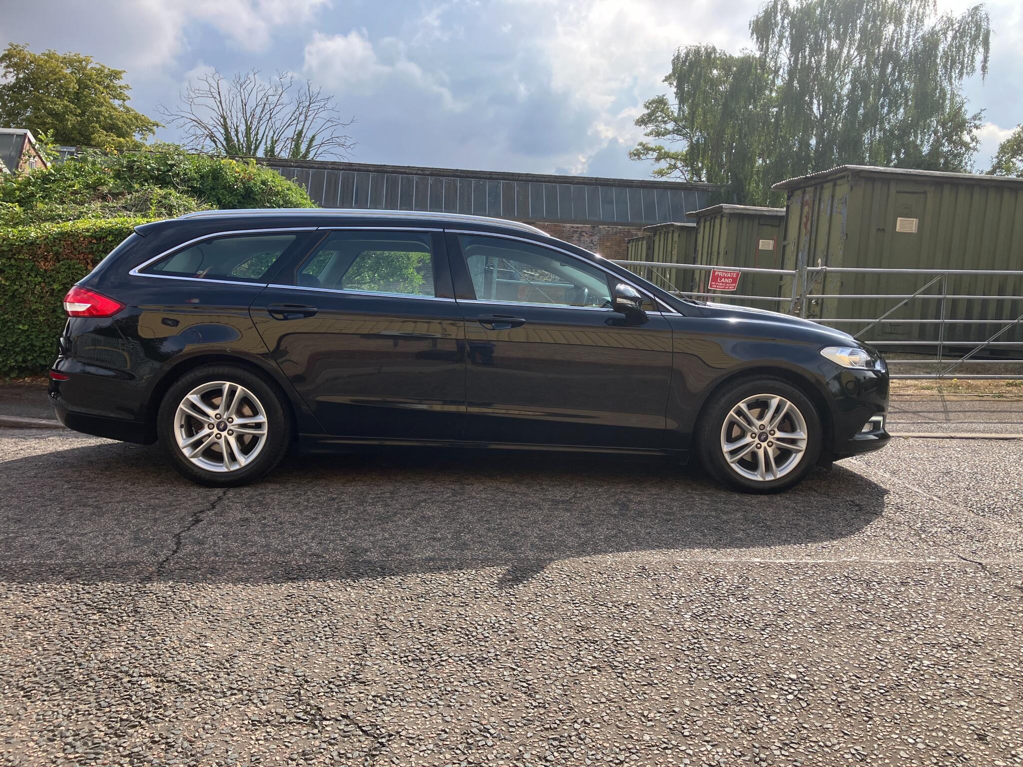 Ford Mondeo view 8