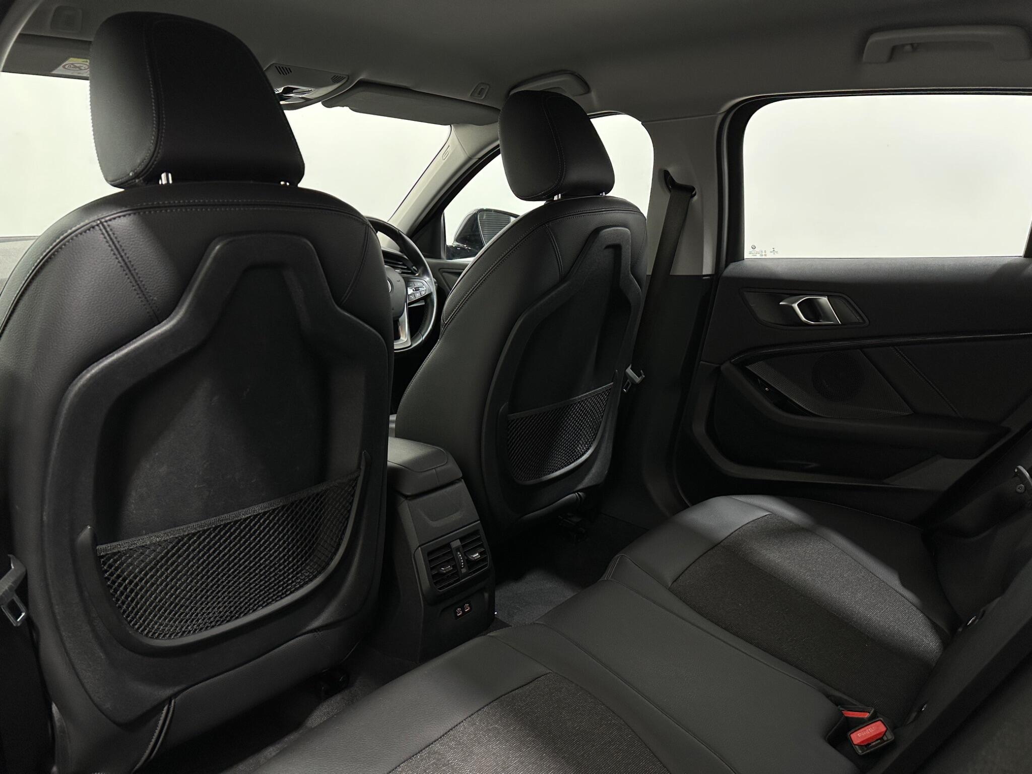 BMW 1 Series view 39