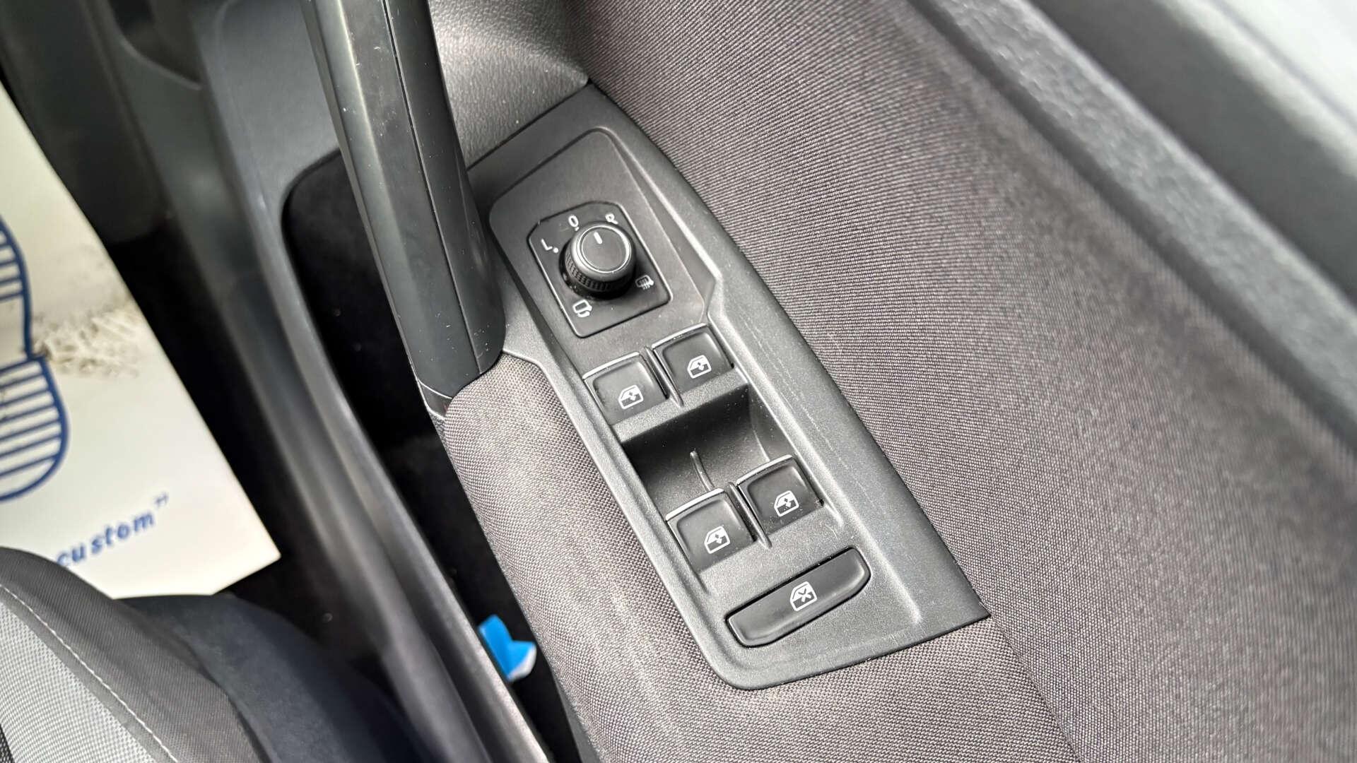Volkswagen Tiguan view 24
