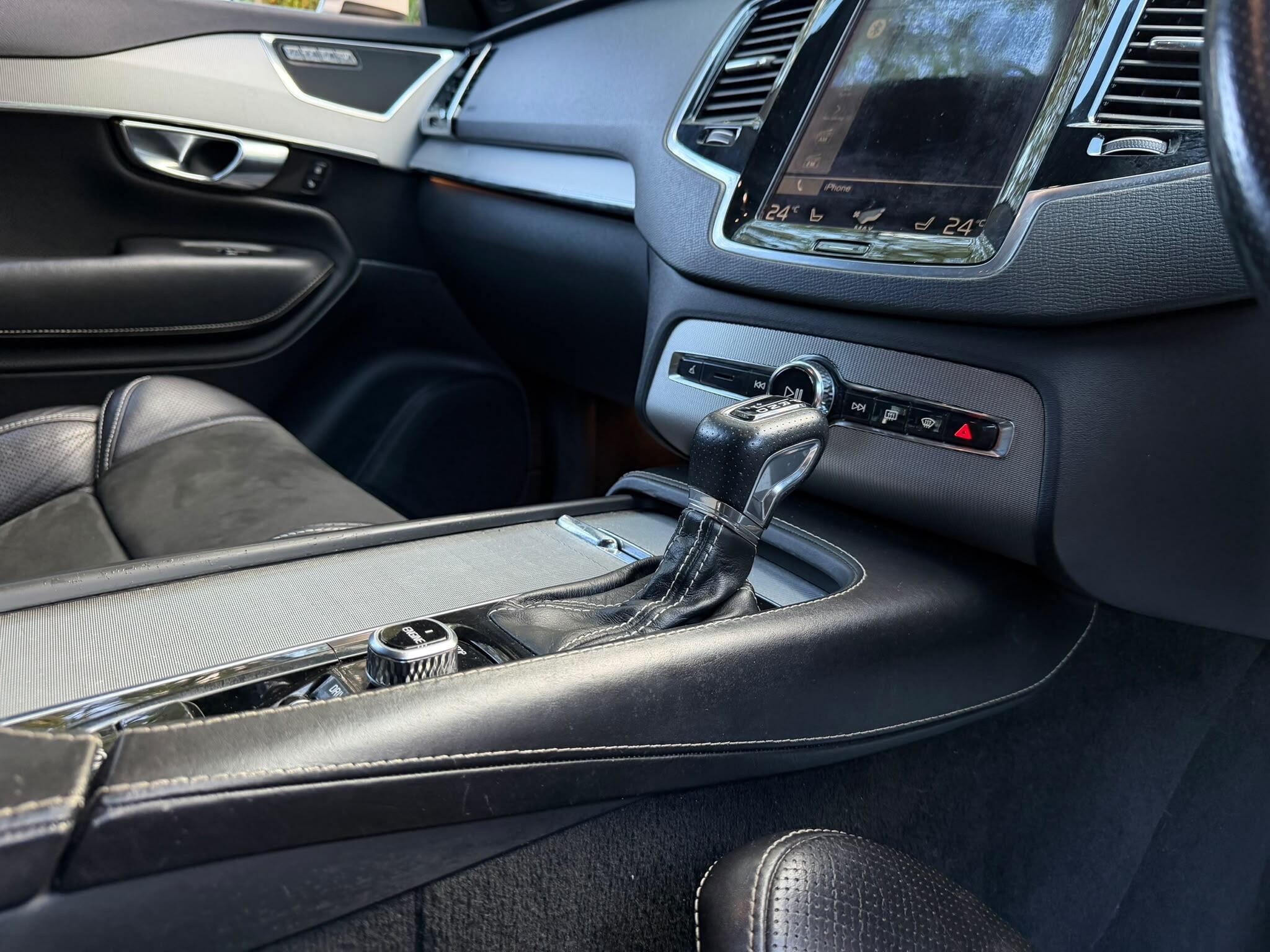 Volvo XC90 view 30