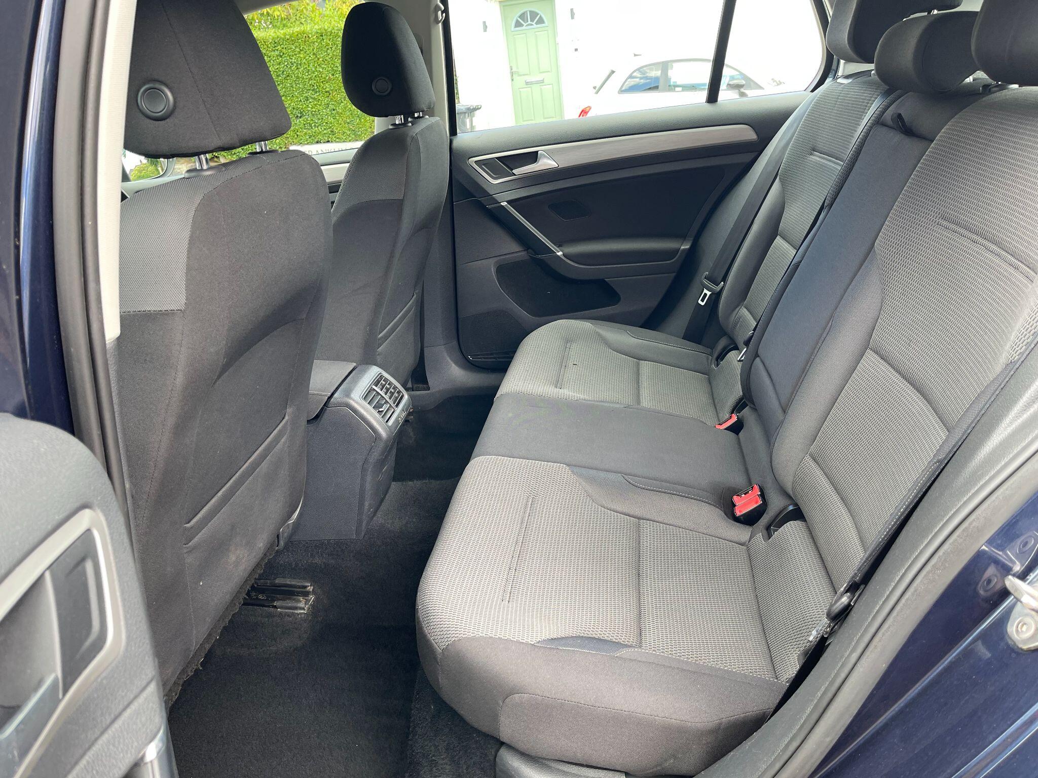 Volkswagen Golf view 34