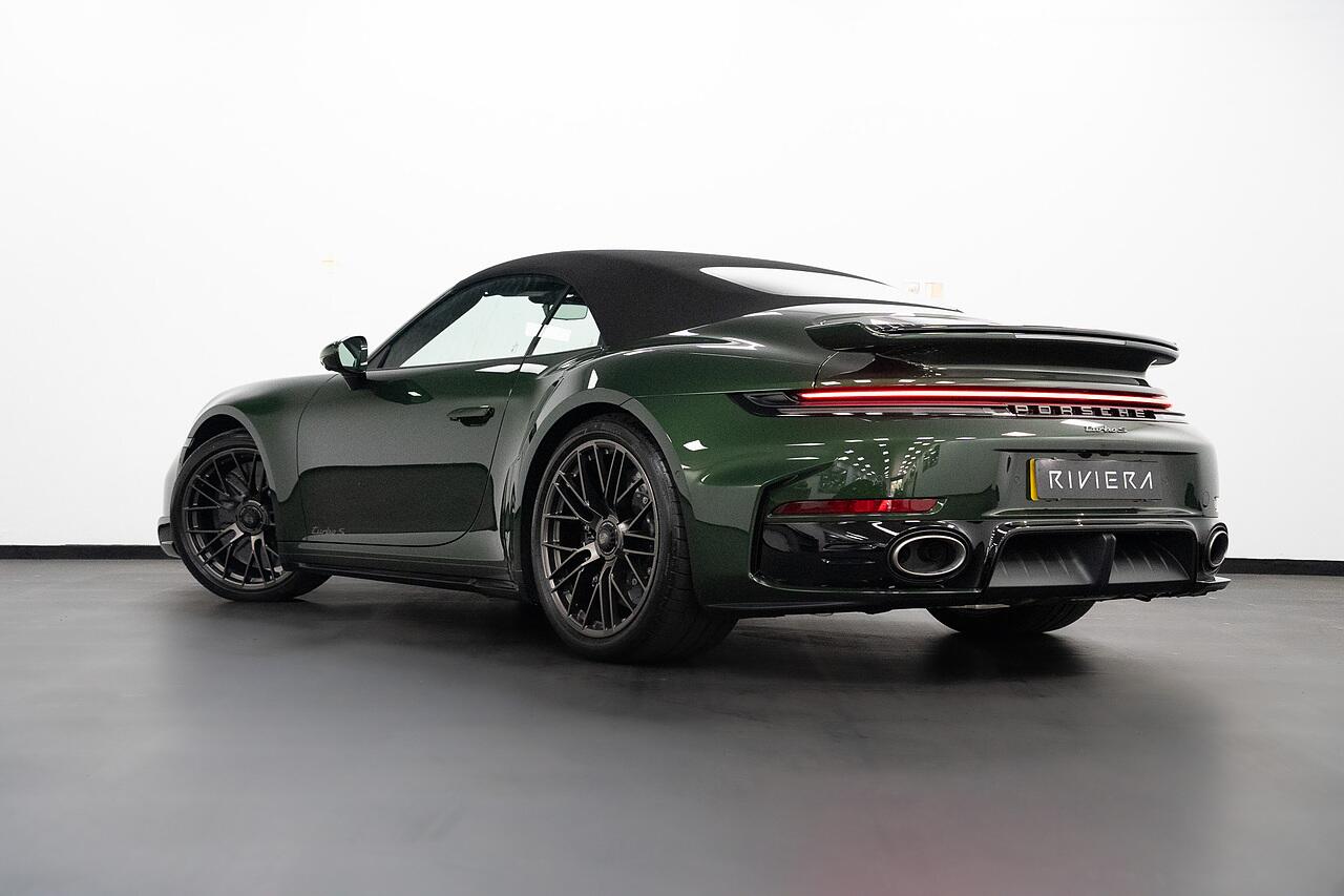 Porsche 911 view 39