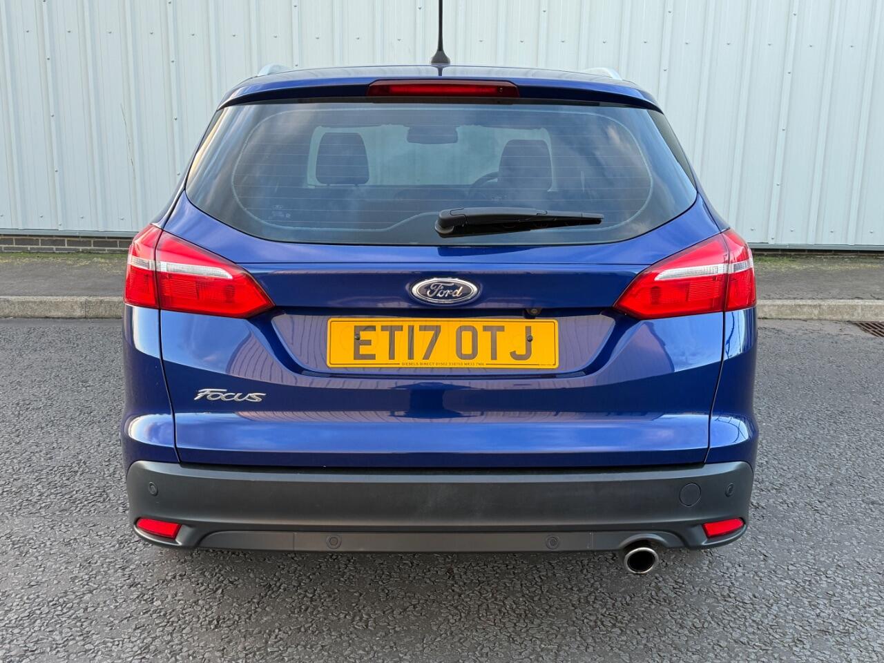 Ford Focus view 10