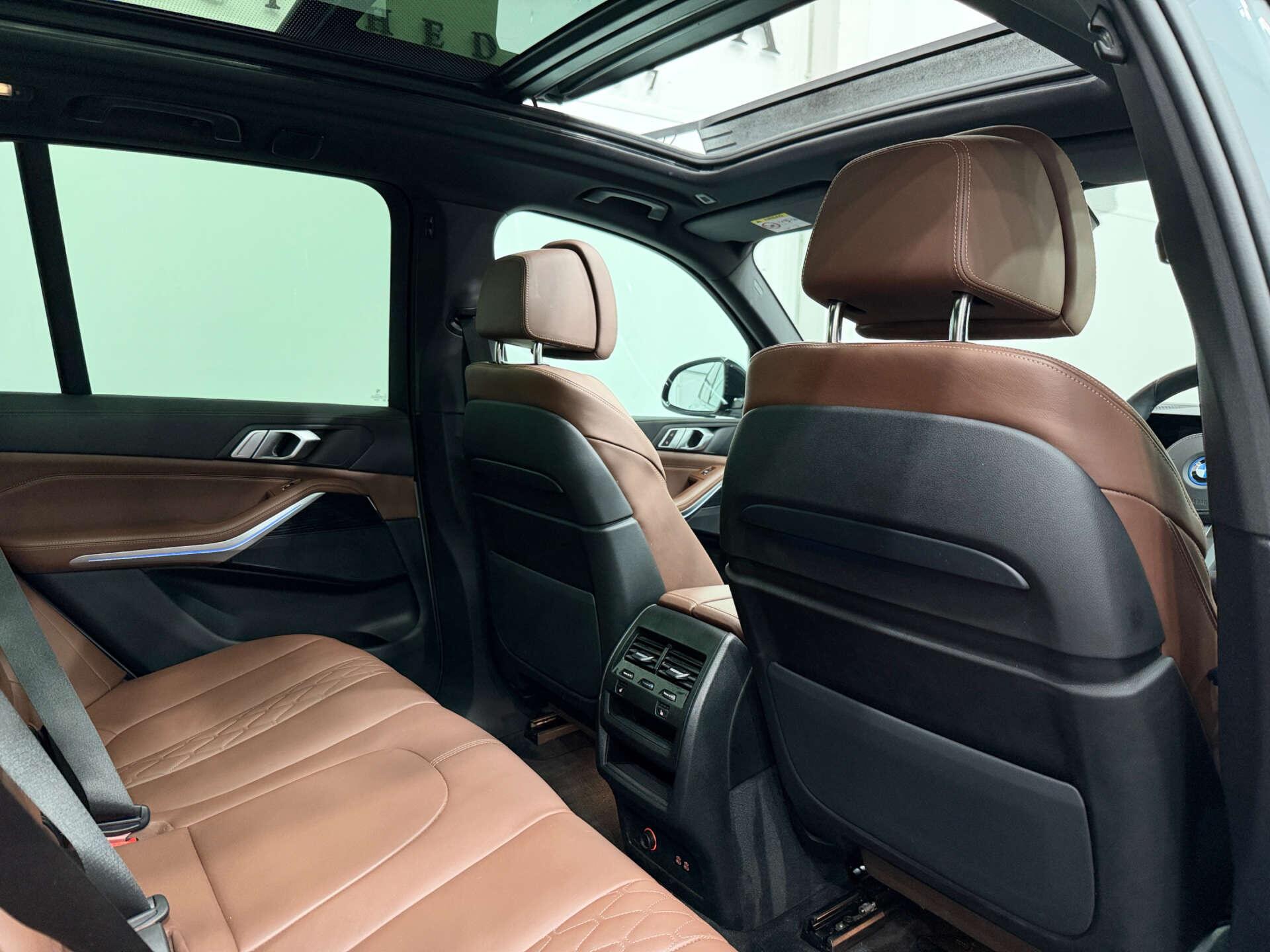 BMW X5 view 16