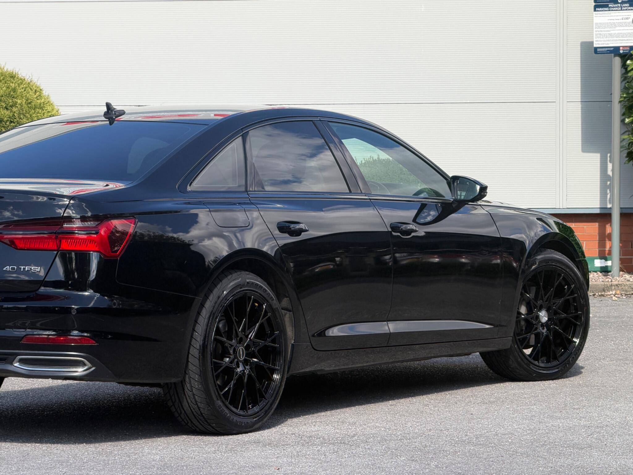 Audi A6 Saloon view 43