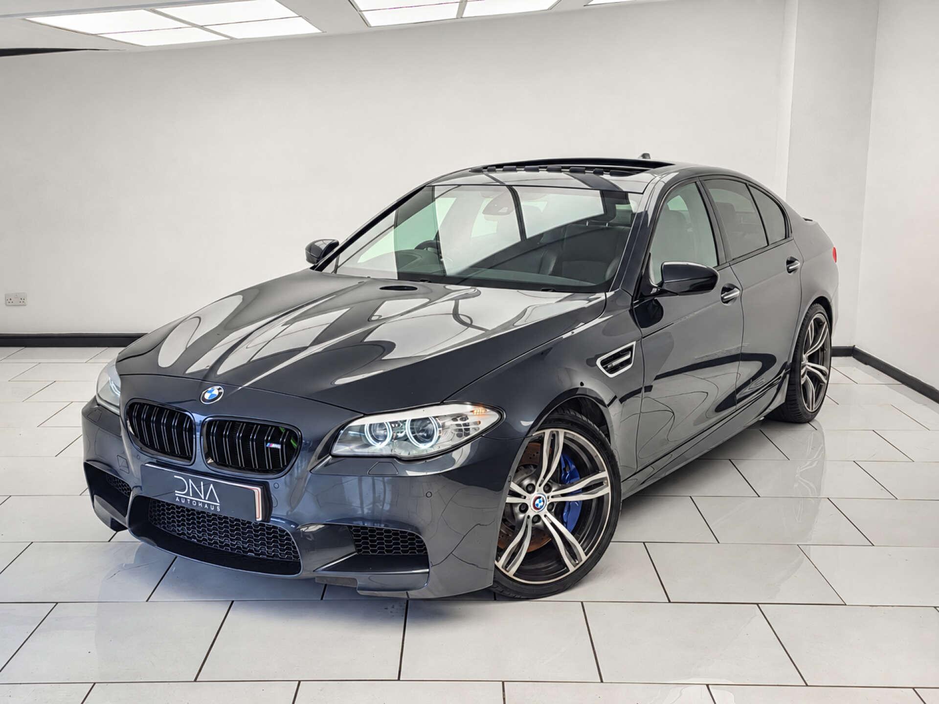 BMW M5 view 6