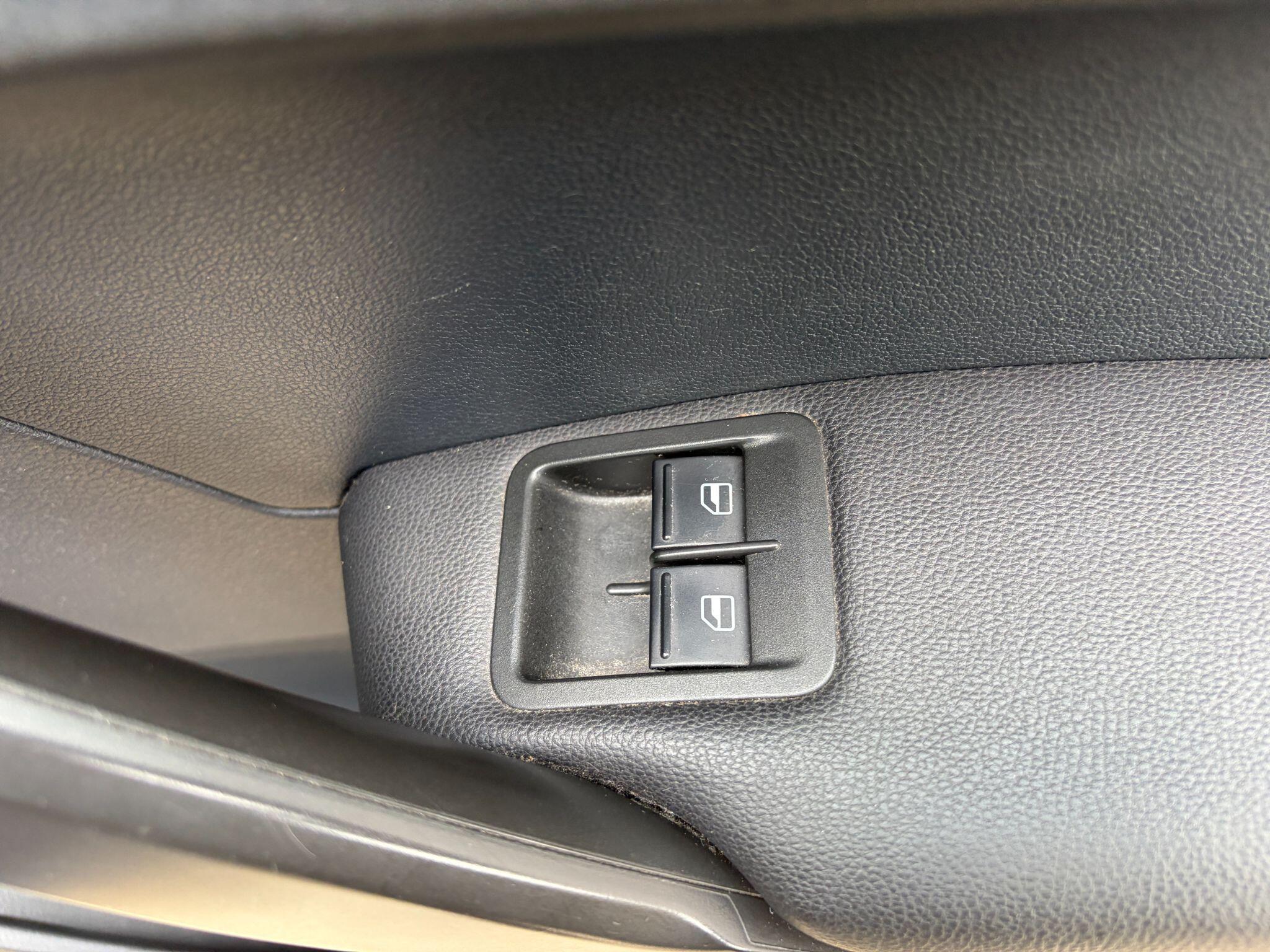 Volkswagen Caddy Maxi Life view 29