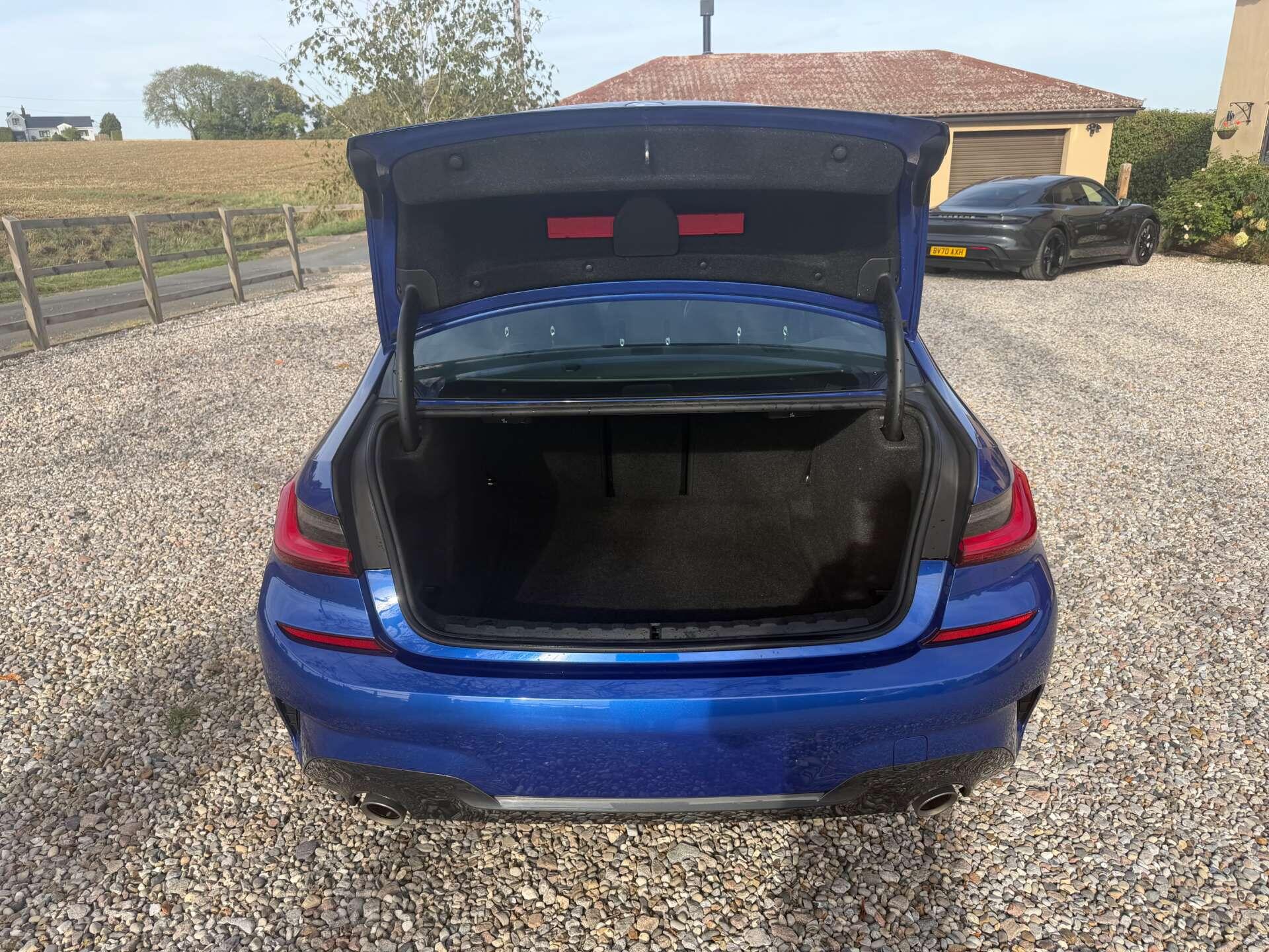BMW 3 Series view 10