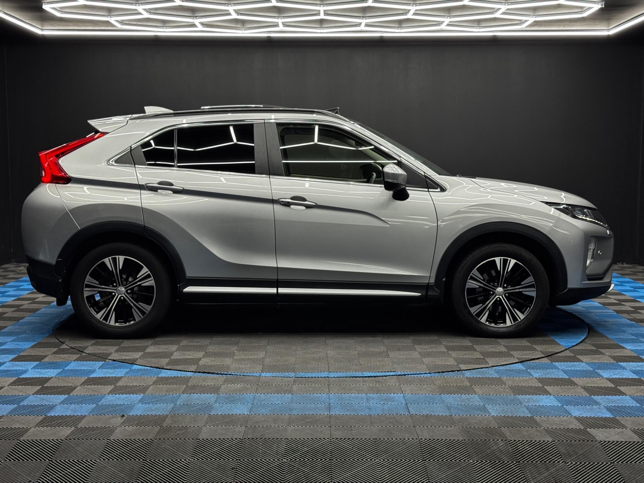 Mitsubishi Eclipse Cross view 4