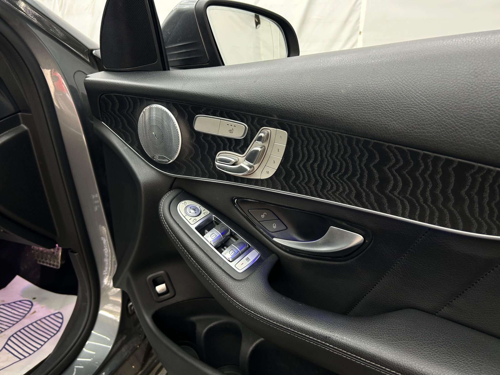 Mercedes-Benz GLC view 32