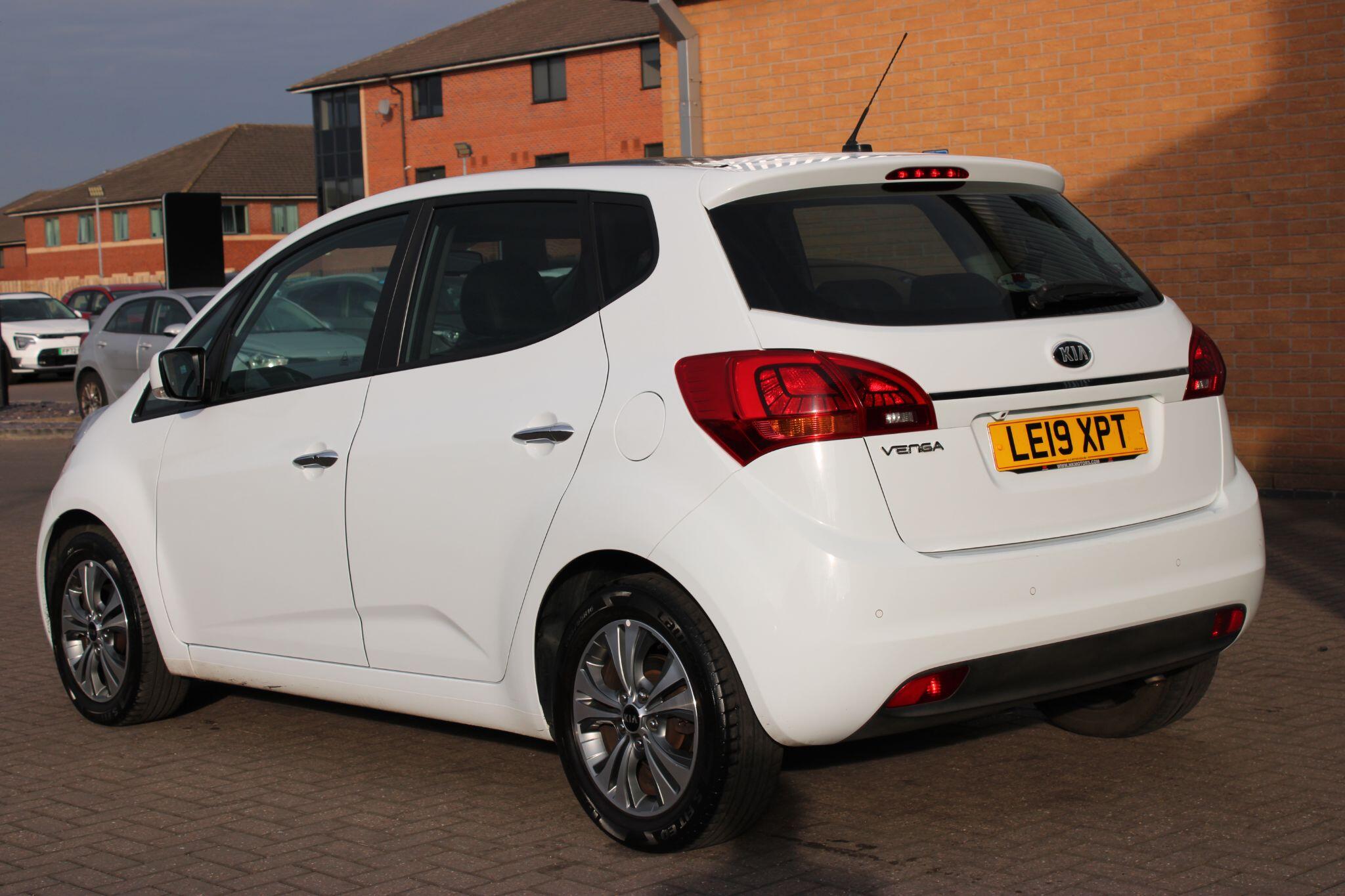 Kia Venga view 4