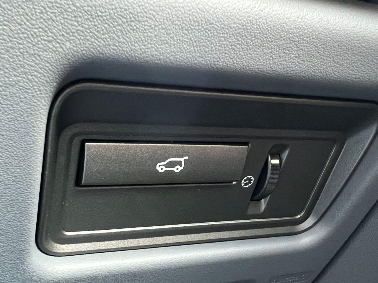 Land Rover Range Rover Evoque view 32