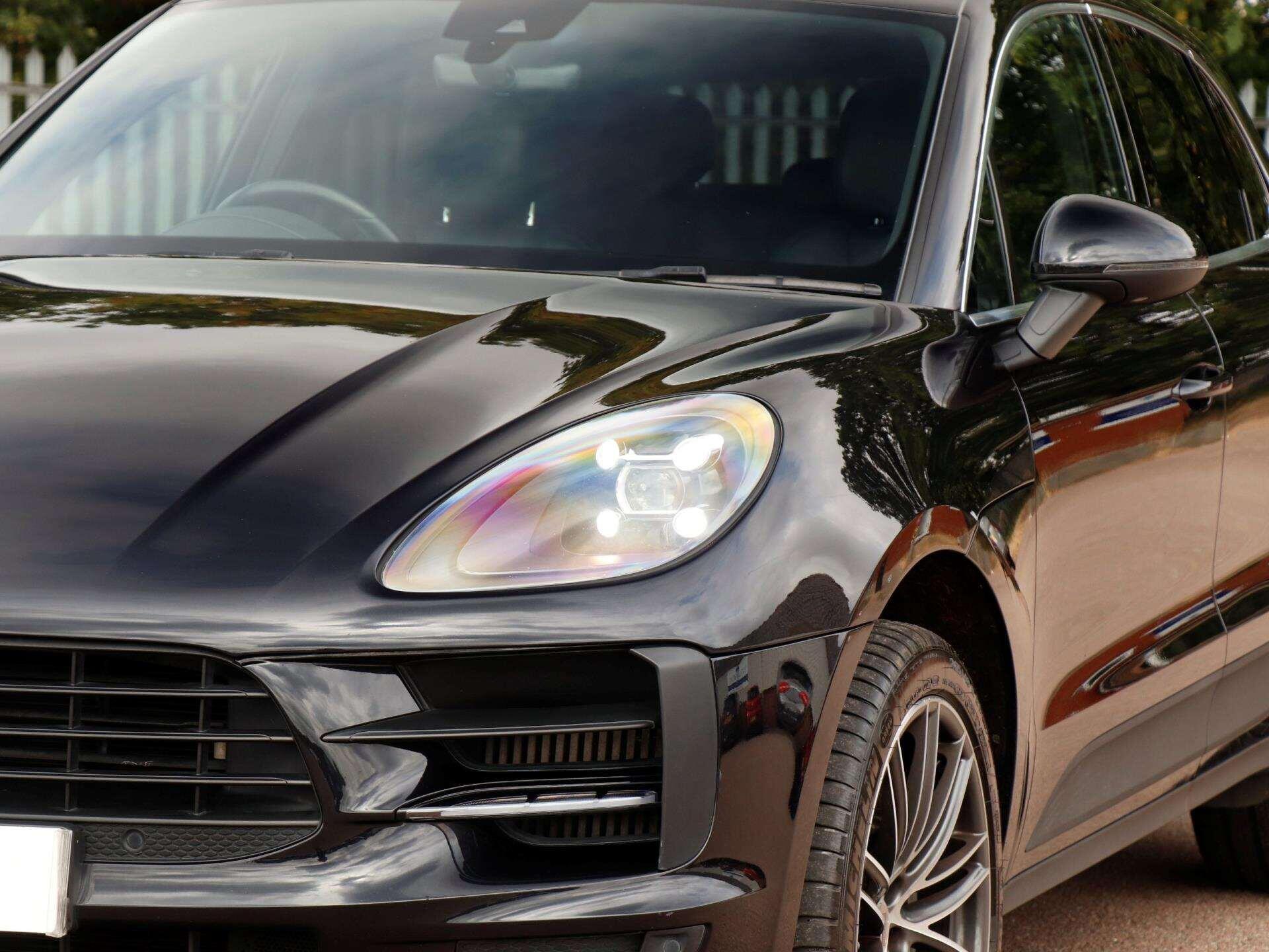 Porsche Macan view 29