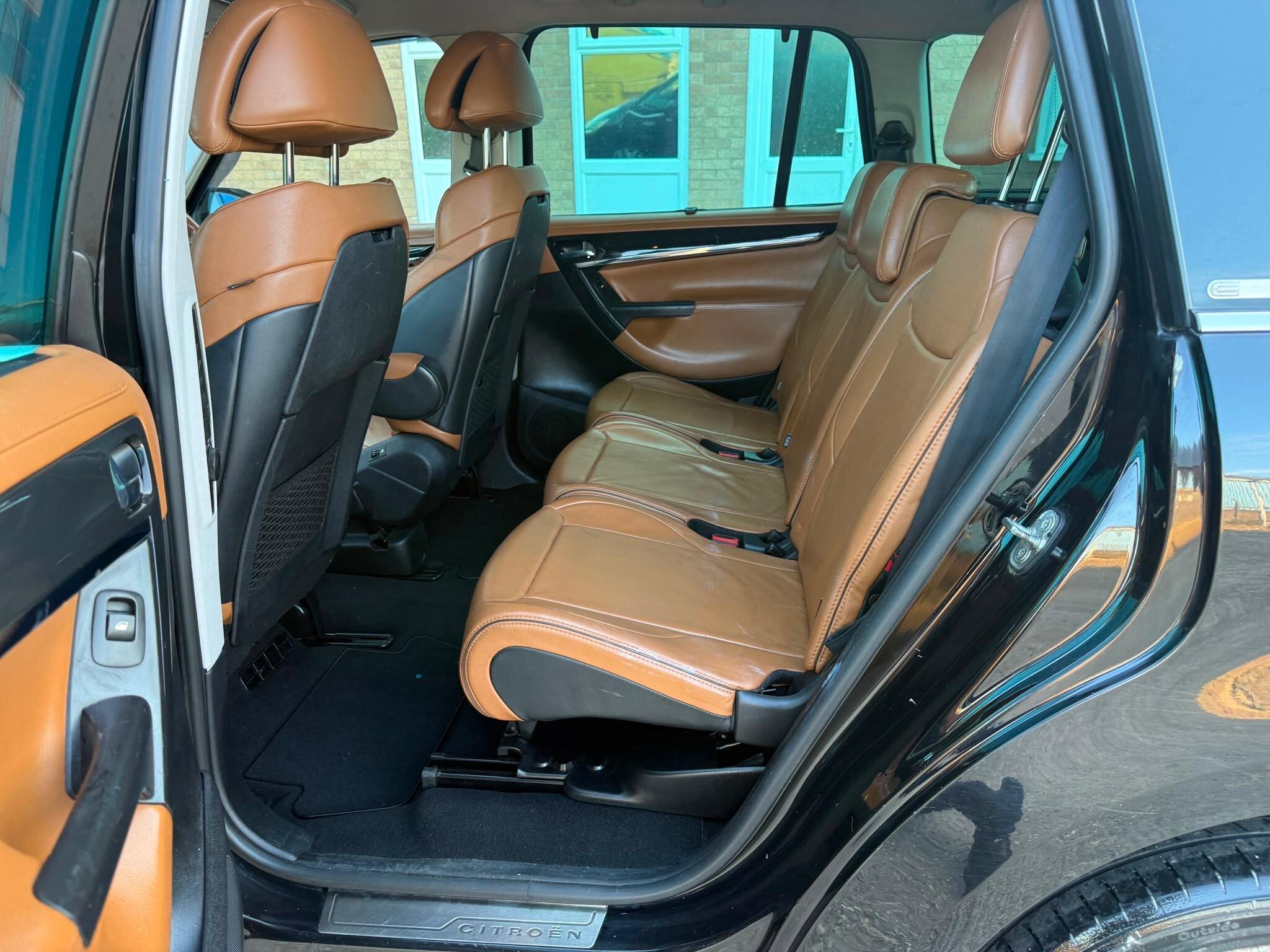 Citroen Grand C4 Picasso view 8