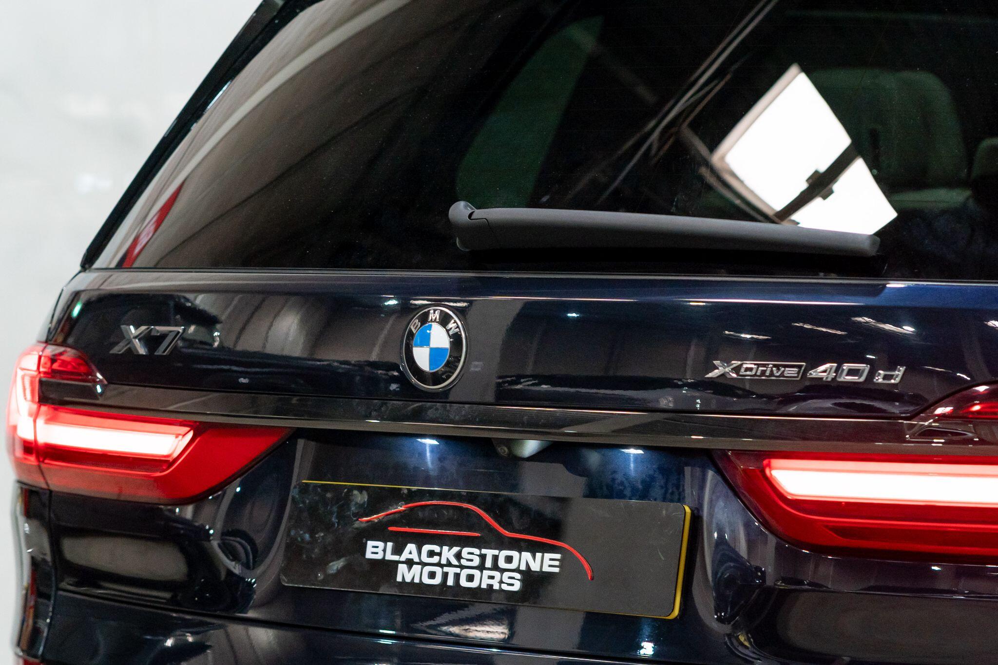 BMW X7 view 47
