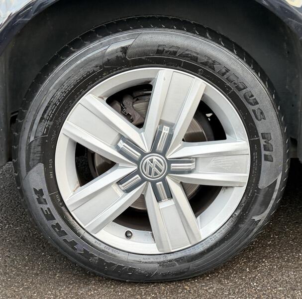 Volkswagen Caravelle view 26