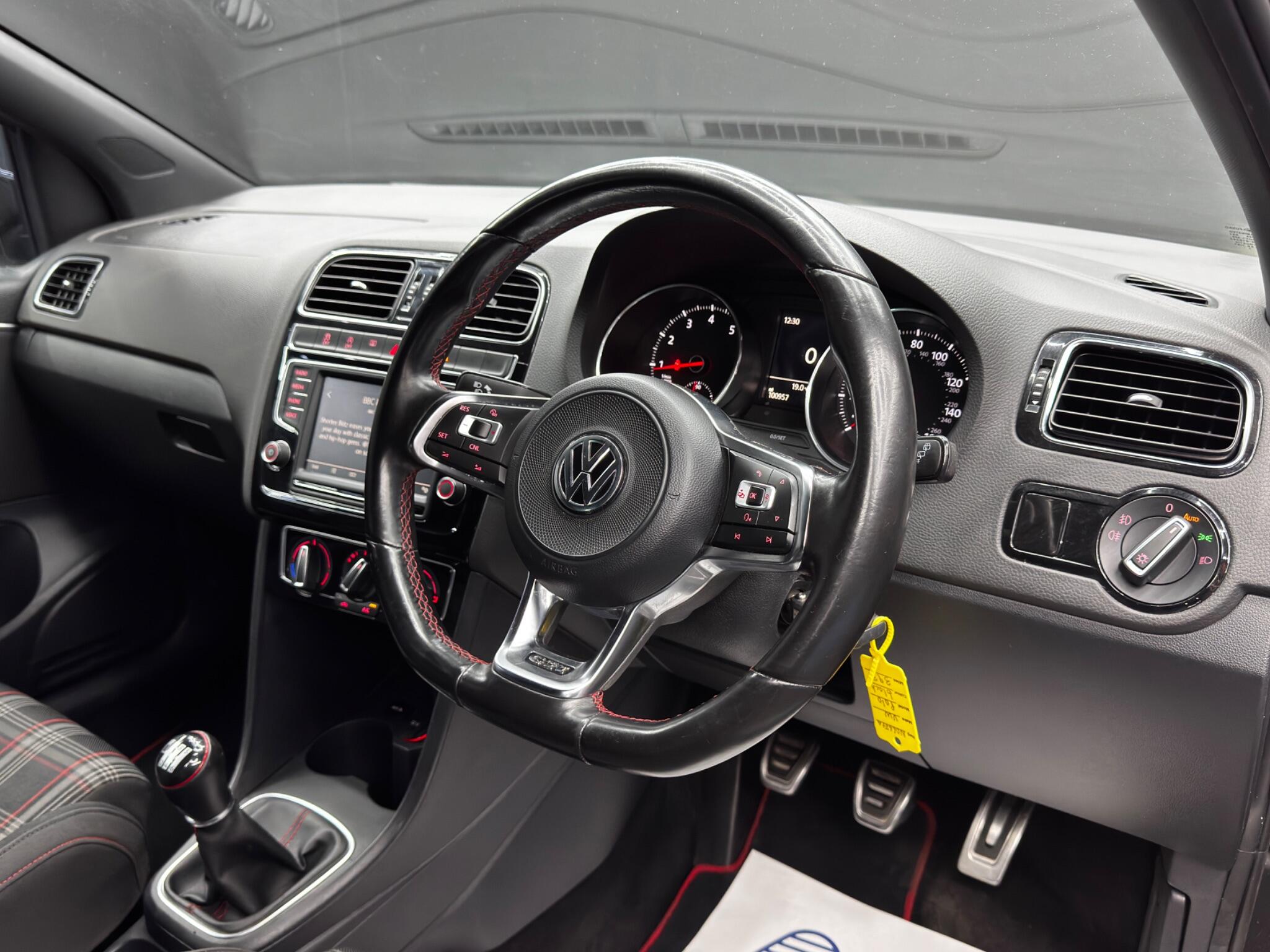 Volkswagen Polo view 9