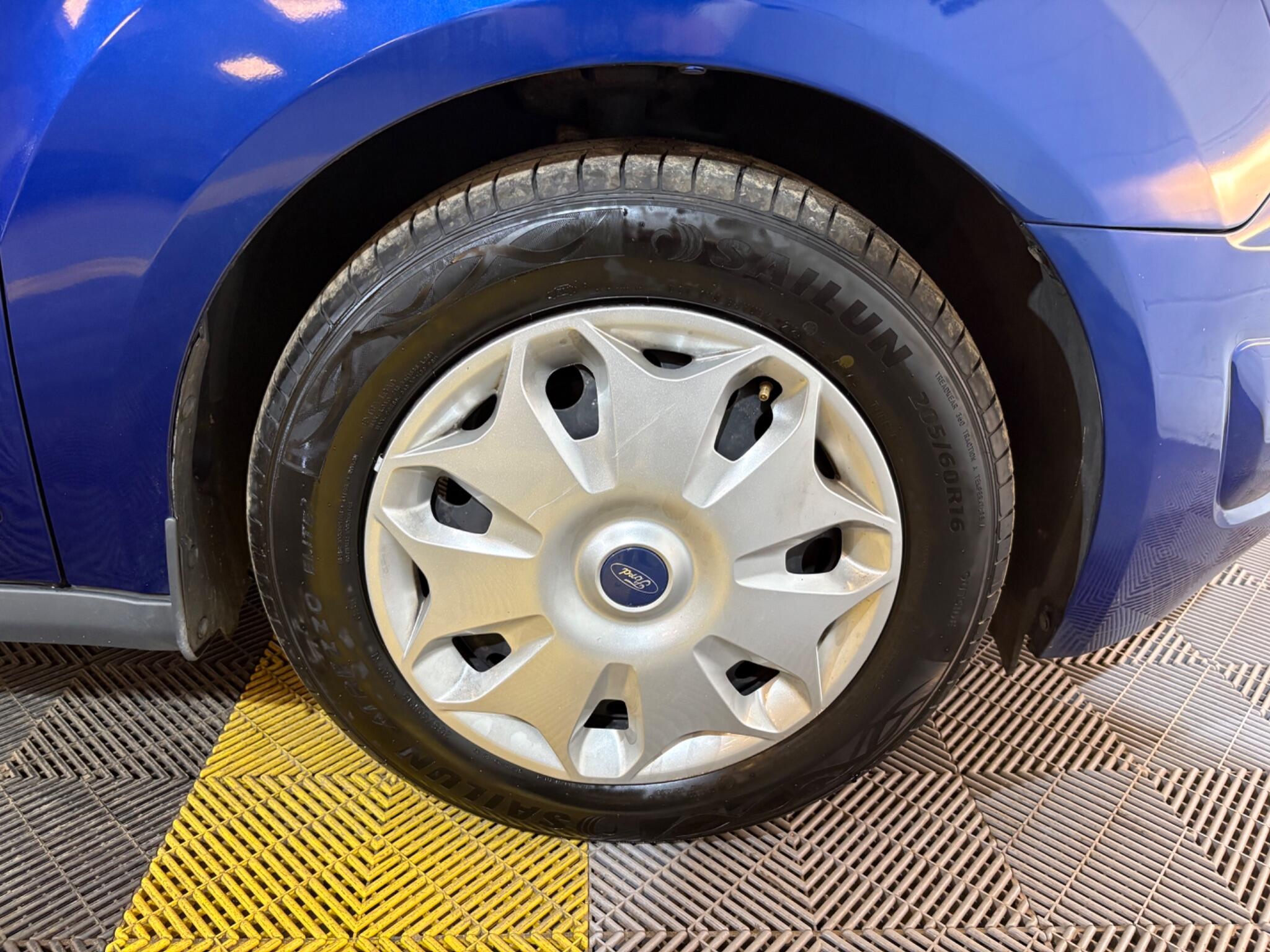 Ford Tourneo Connect view 47